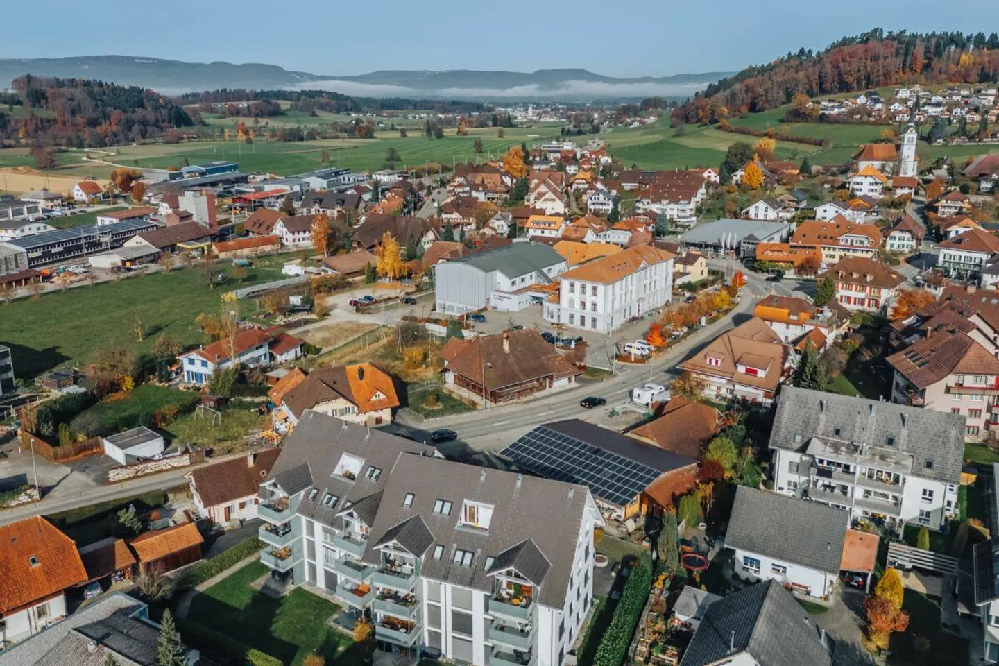 Ferme historique avec potentiel de développement dans le centre du village de Madiswil - Photo 5 sur 25