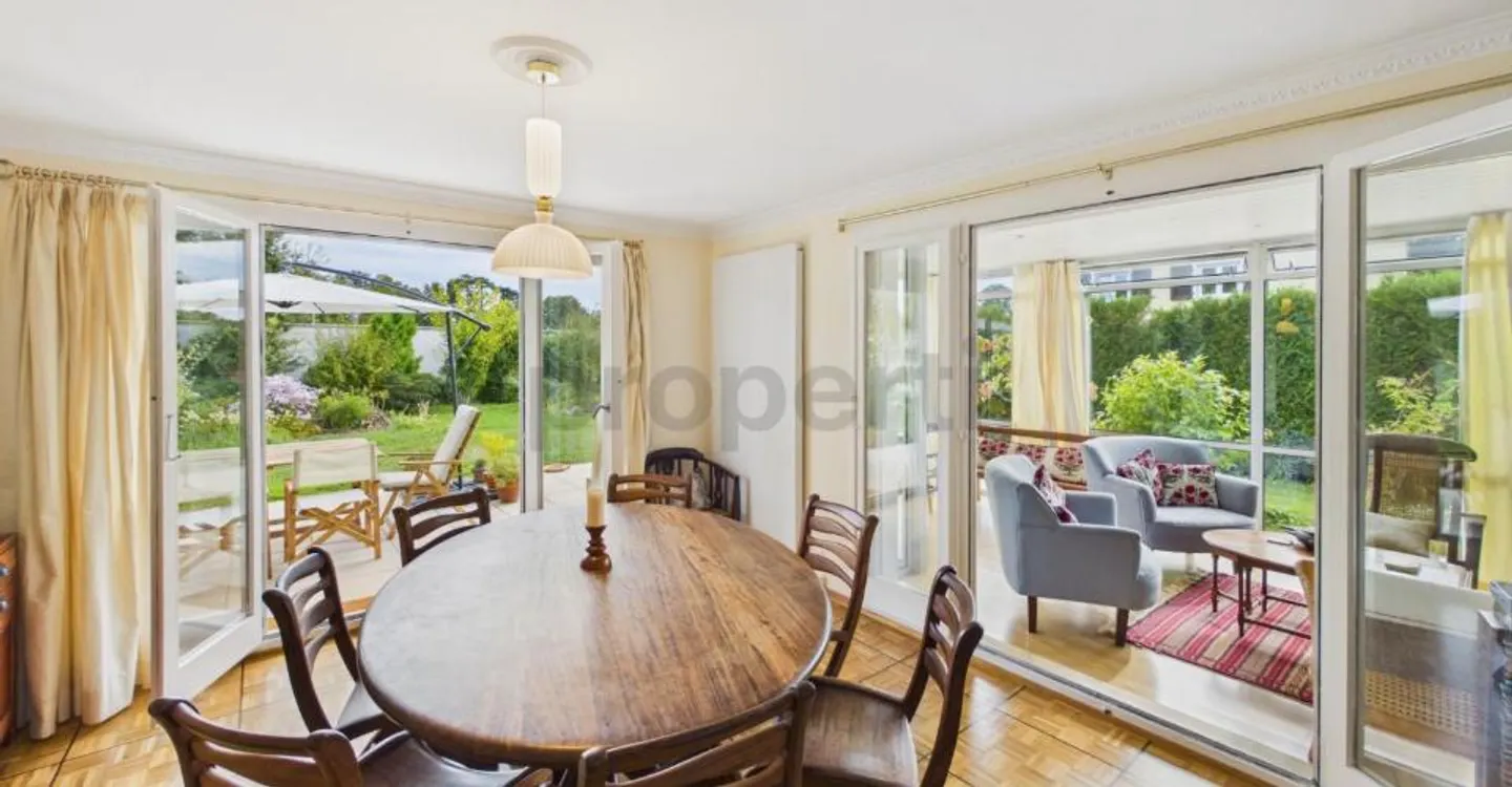 Grande giardino, magnifica veranda, piano terra luminoso, 4 camere! - Foto 3 di 12