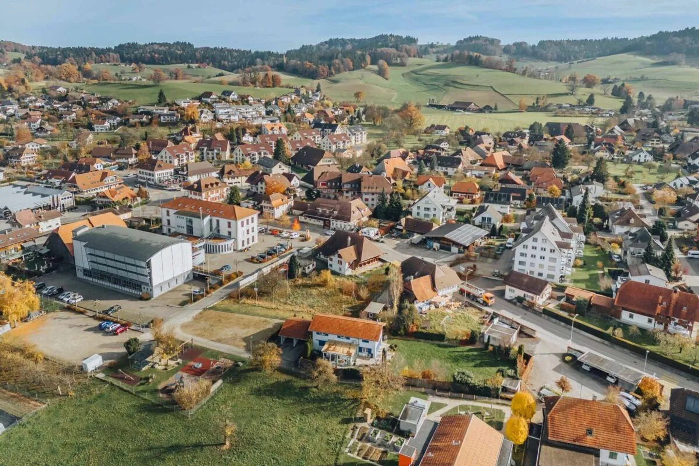 Ferme historique avec potentiel de développement dans le centre du village de Madiswil - Photo 6 sur 25
