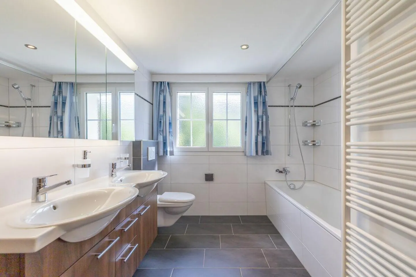 7.5-Room Single-Family Home in Sunny Elevated Location - Photo 8 of 15