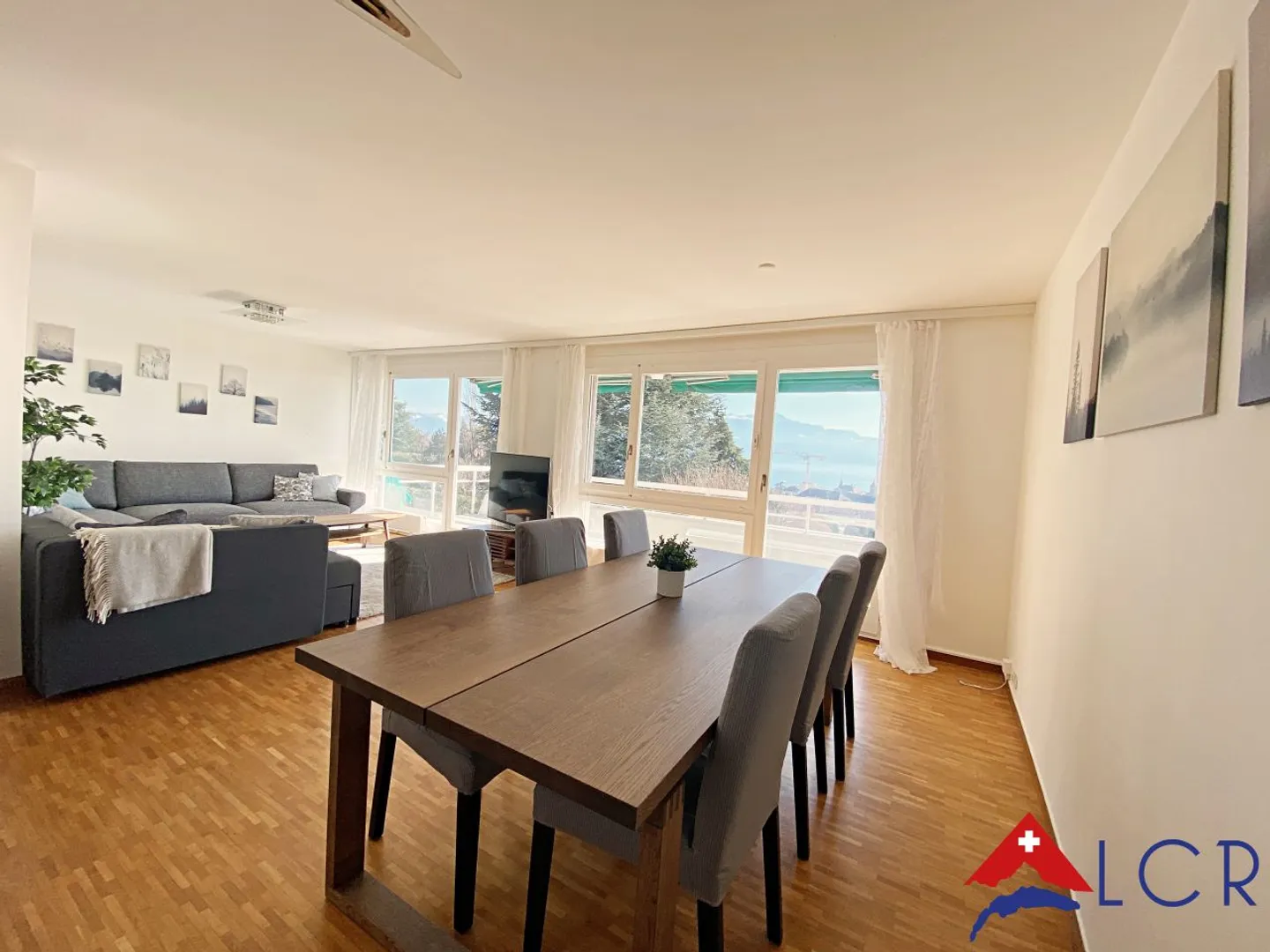 Magnifico appartamento arredato con 5 stanze con vista lago - Foto 4 di 13