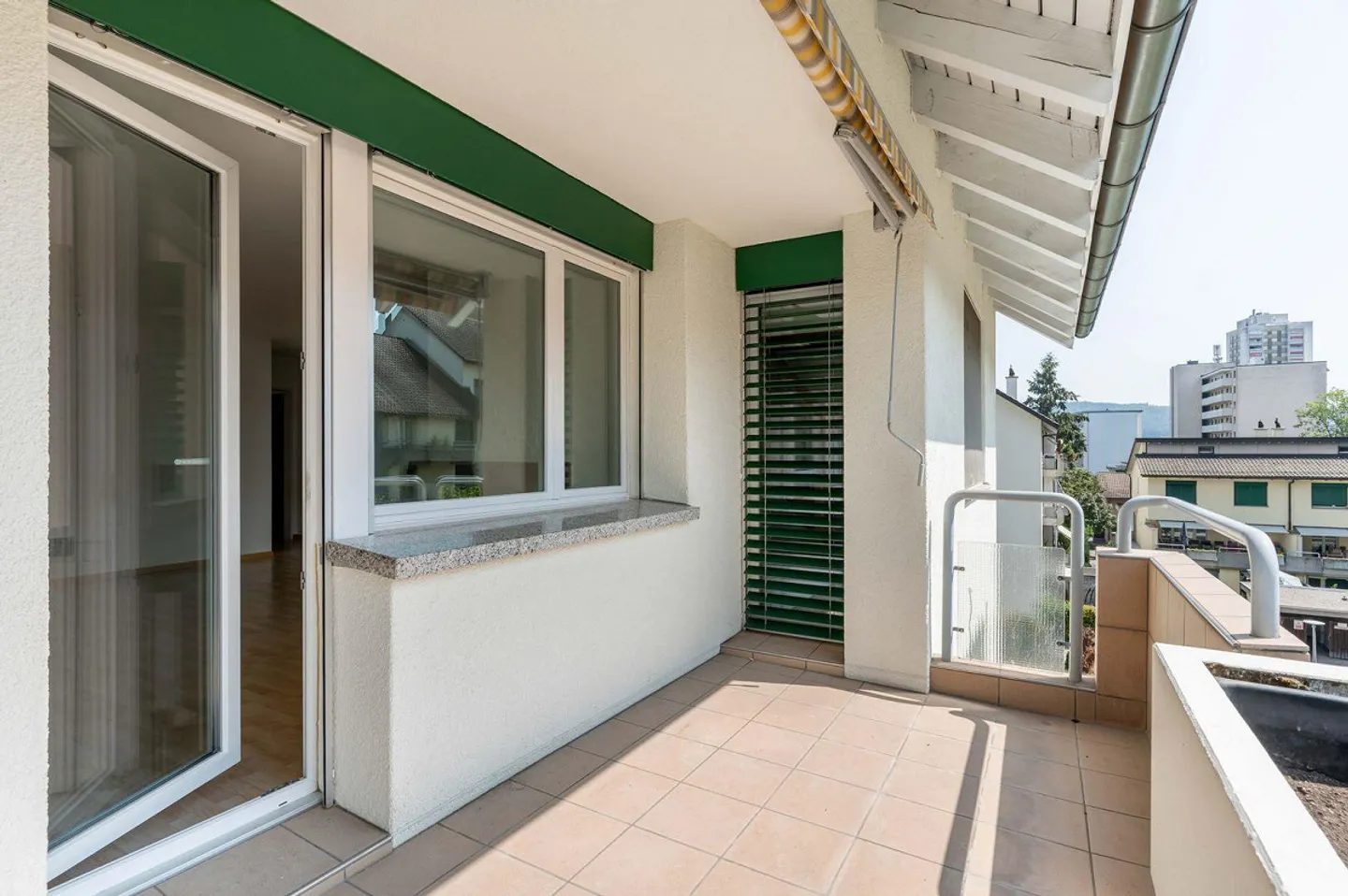 Appartement spacieux avec balcons - Photo 11 sur 12