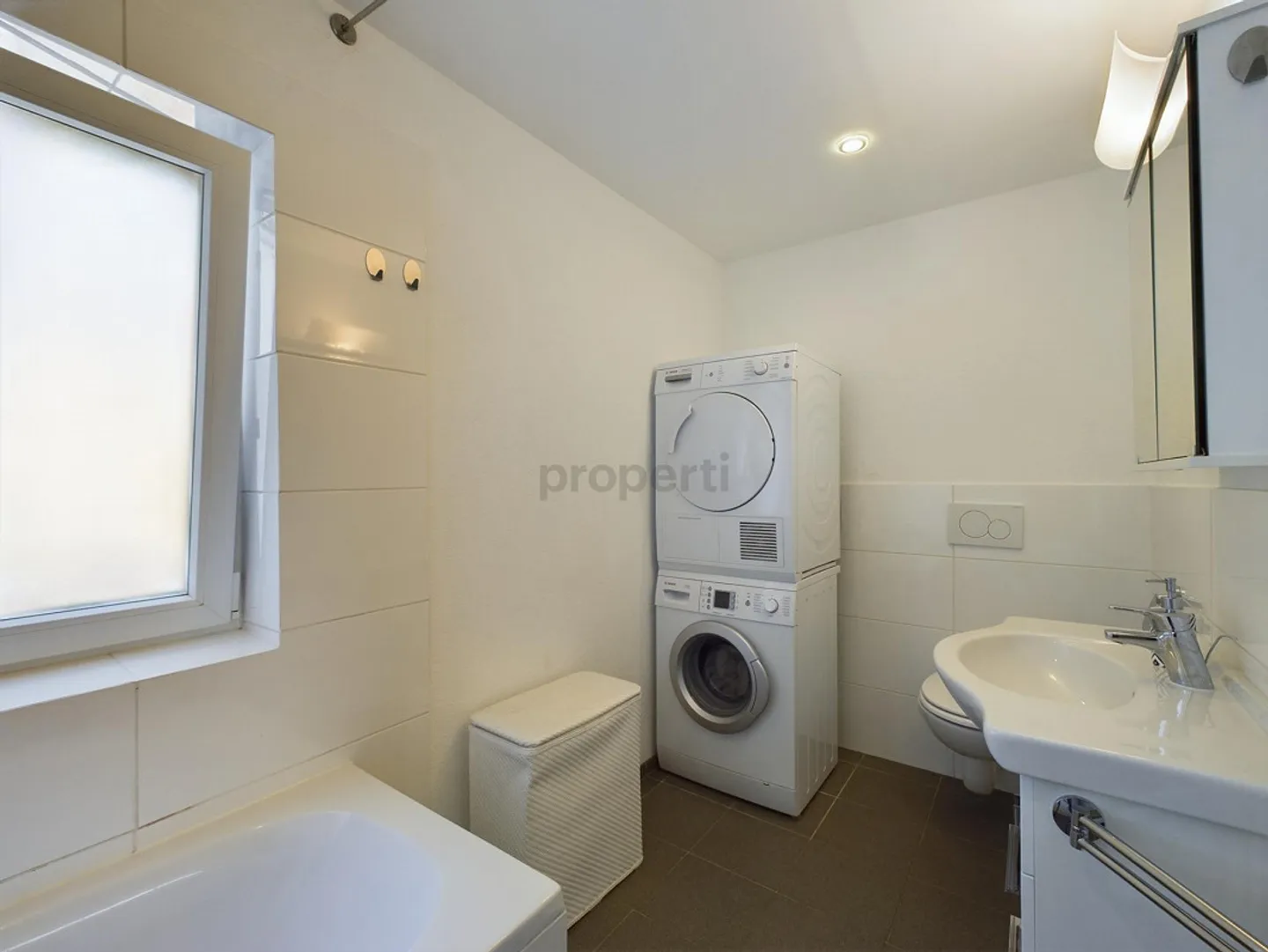 Appartement meublé exclusif de 3,5 pièces au cœur de la vieille ville de R... - Photo 4 sur 9