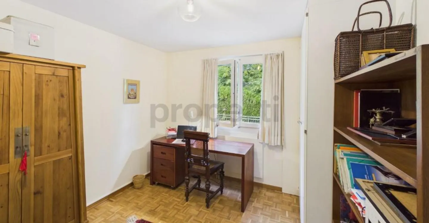 Grande giardino, magnifica veranda, piano terra luminoso, 4 camere! - Foto 8 di 12
