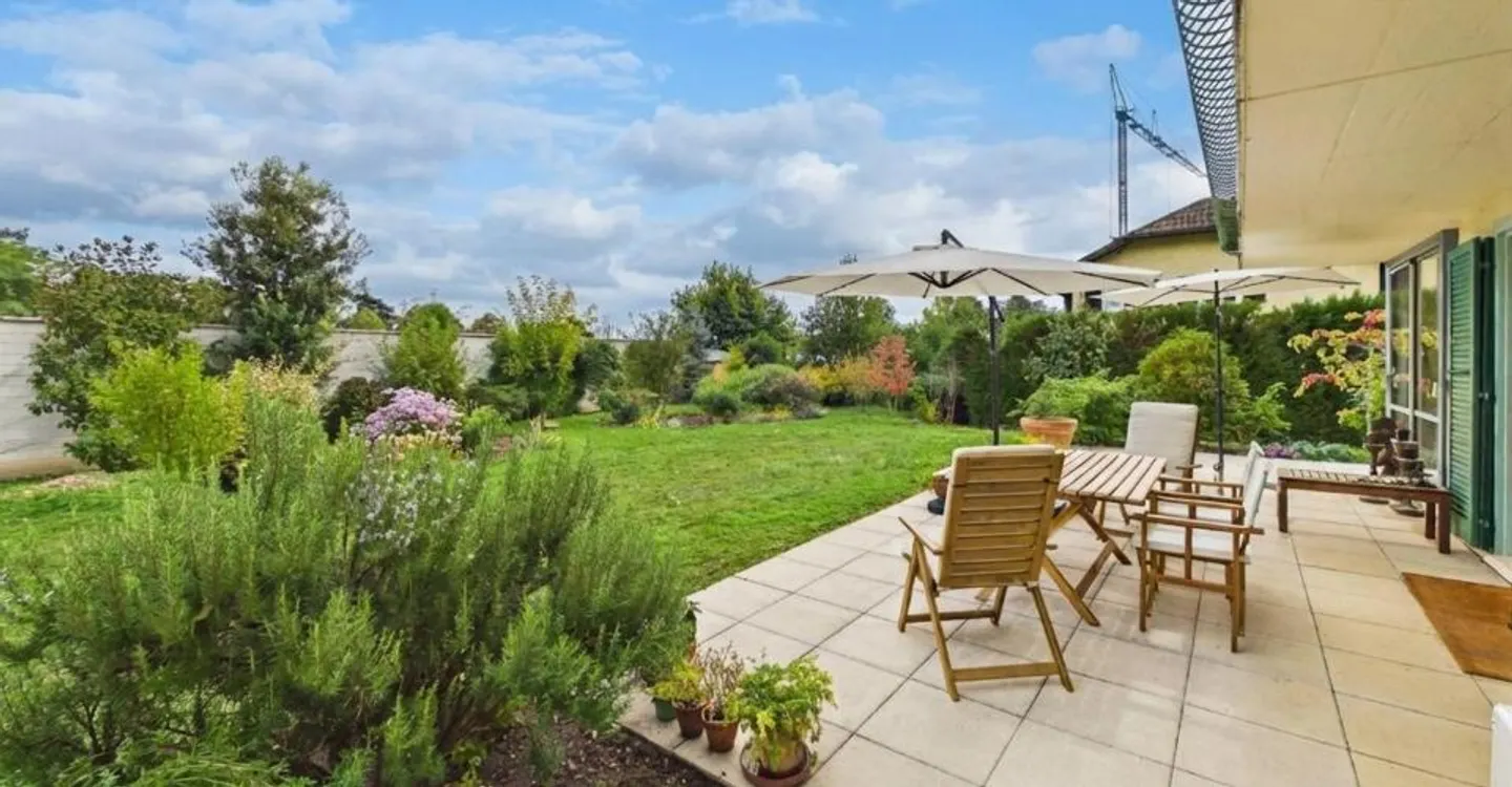 Grande giardino, magnifica veranda, piano terra luminoso, 4 camere! - Foto 11 di 12