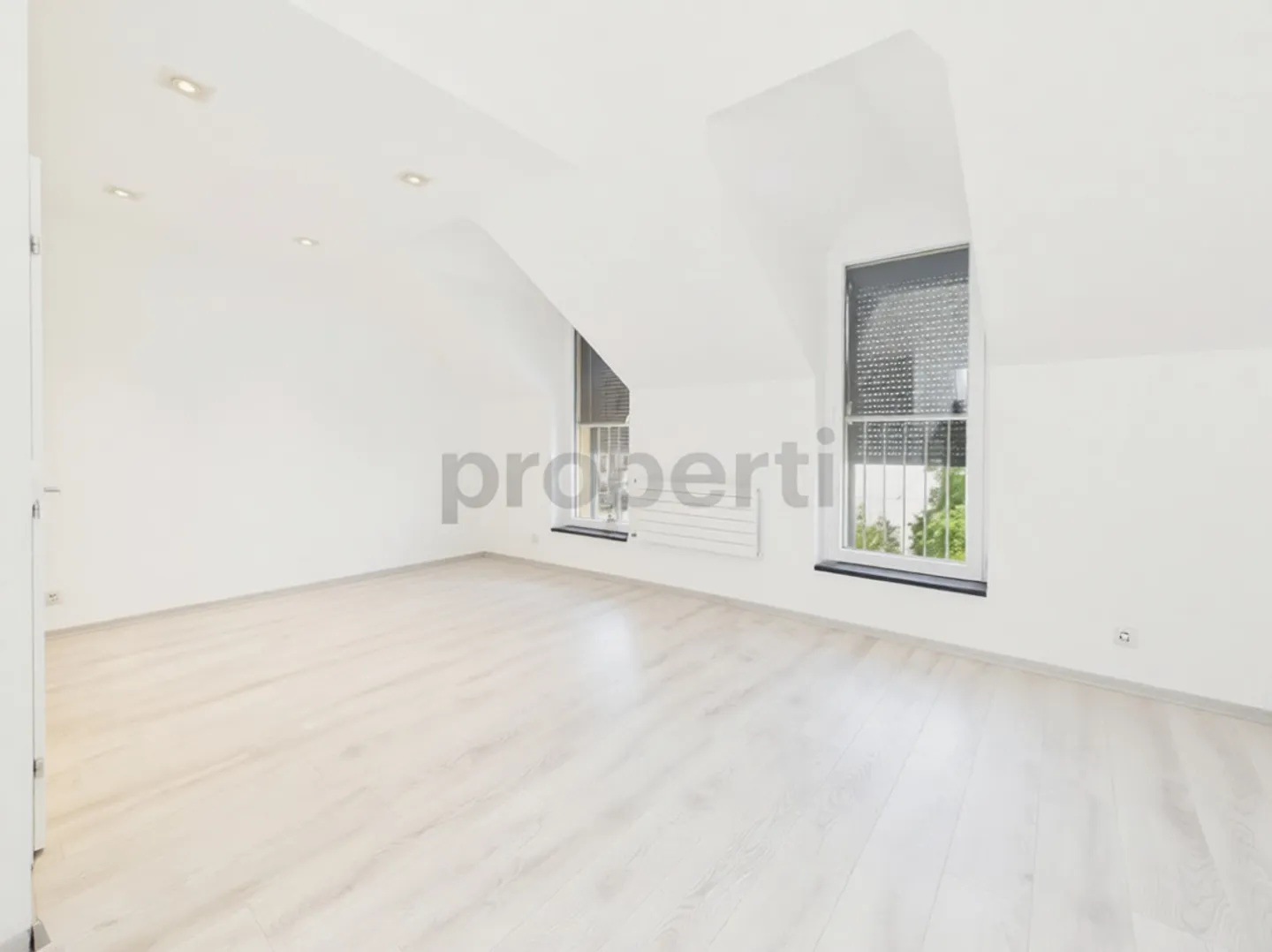Residential building for sale - Photo 7 of 11