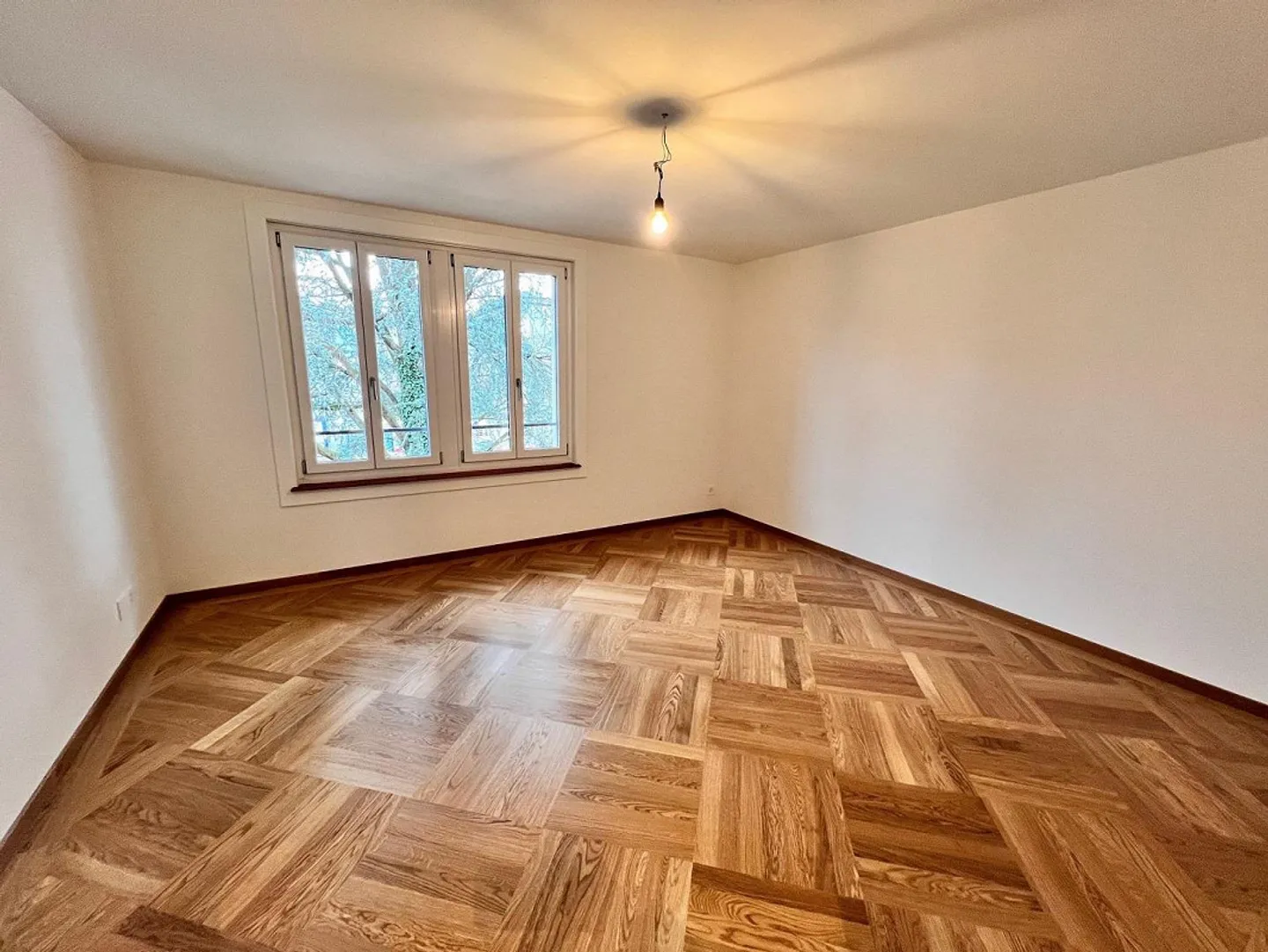 Exclusive 3.5-room apartment in completely renovated multi-family house - Photo 8 of 13