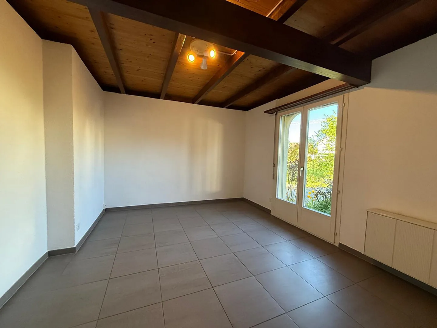 Charming 6.5 Room Single-Family House with Unobstructed Lake View - Photo 7 of 24