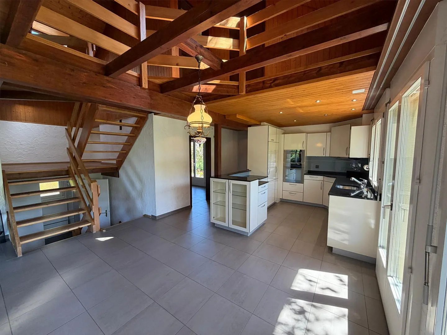 Charming 6.5 Room Single-Family House with Unobstructed Lake View - Photo 9 of 24