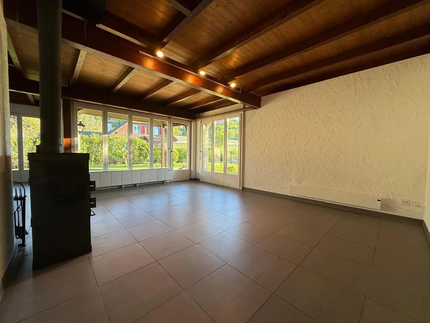 Charming 6.5 Room Single-Family House with Unobstructed Lake View - Photo 10 of 24