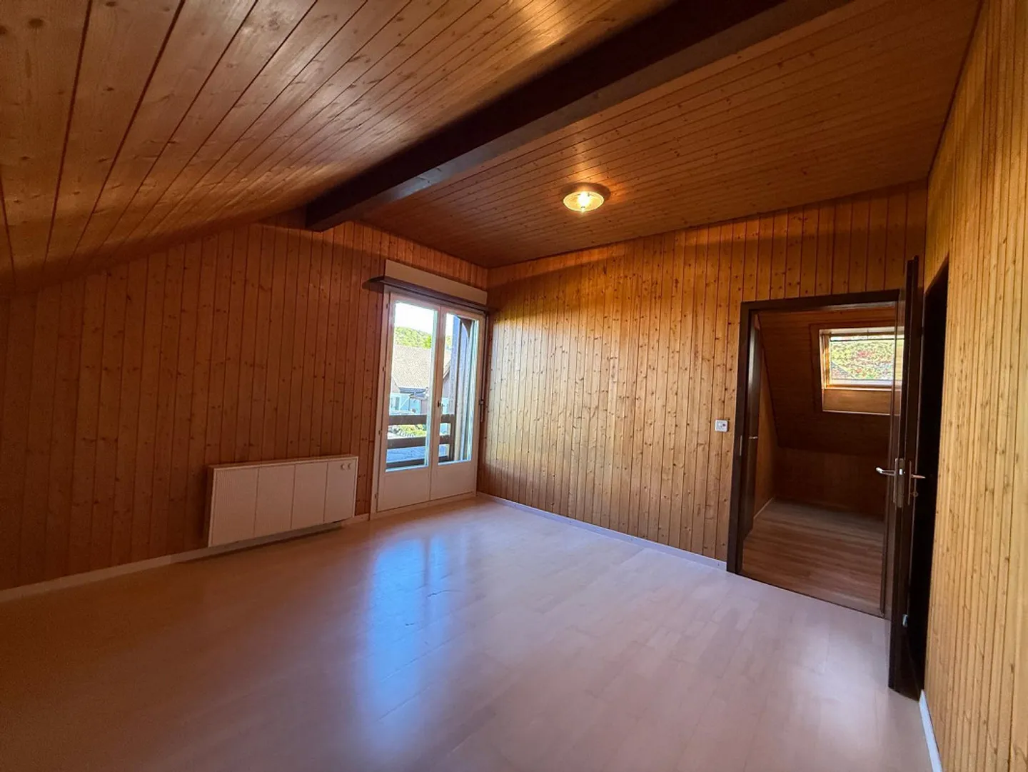 Charming 6.5 Room Single-Family House with Unobstructed Lake View - Photo 16 of 24