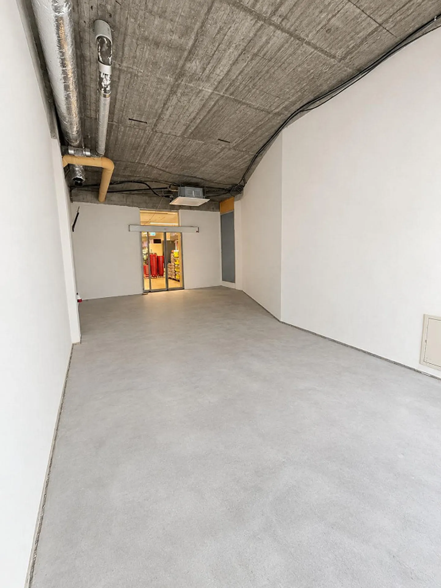 Your new attractive retail space in the Rheinquartier in Chur - Photo 3 of 5