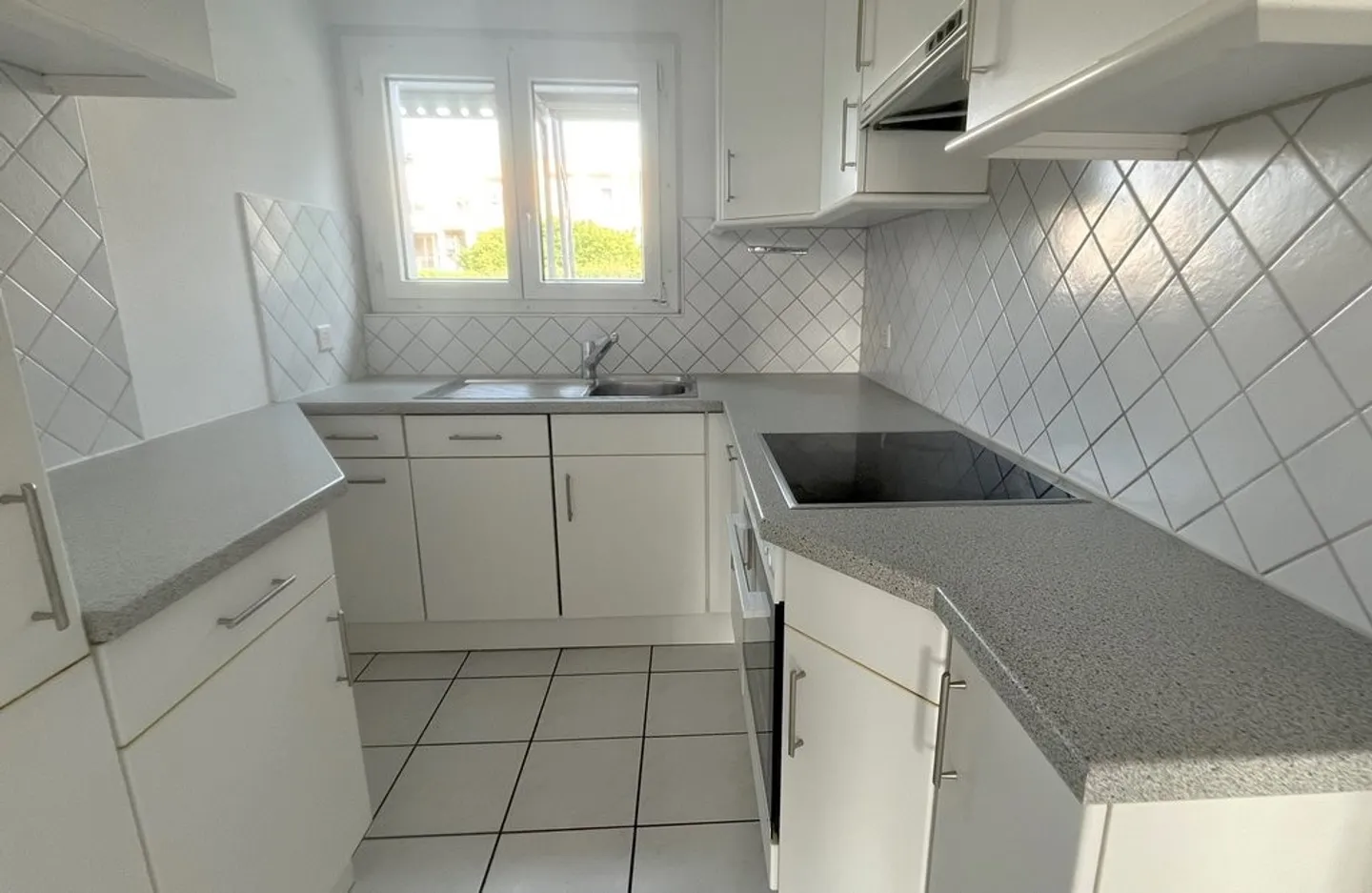 Appartamento di 4 stanze con balcone e vista sul verde - Foto 2 di 7