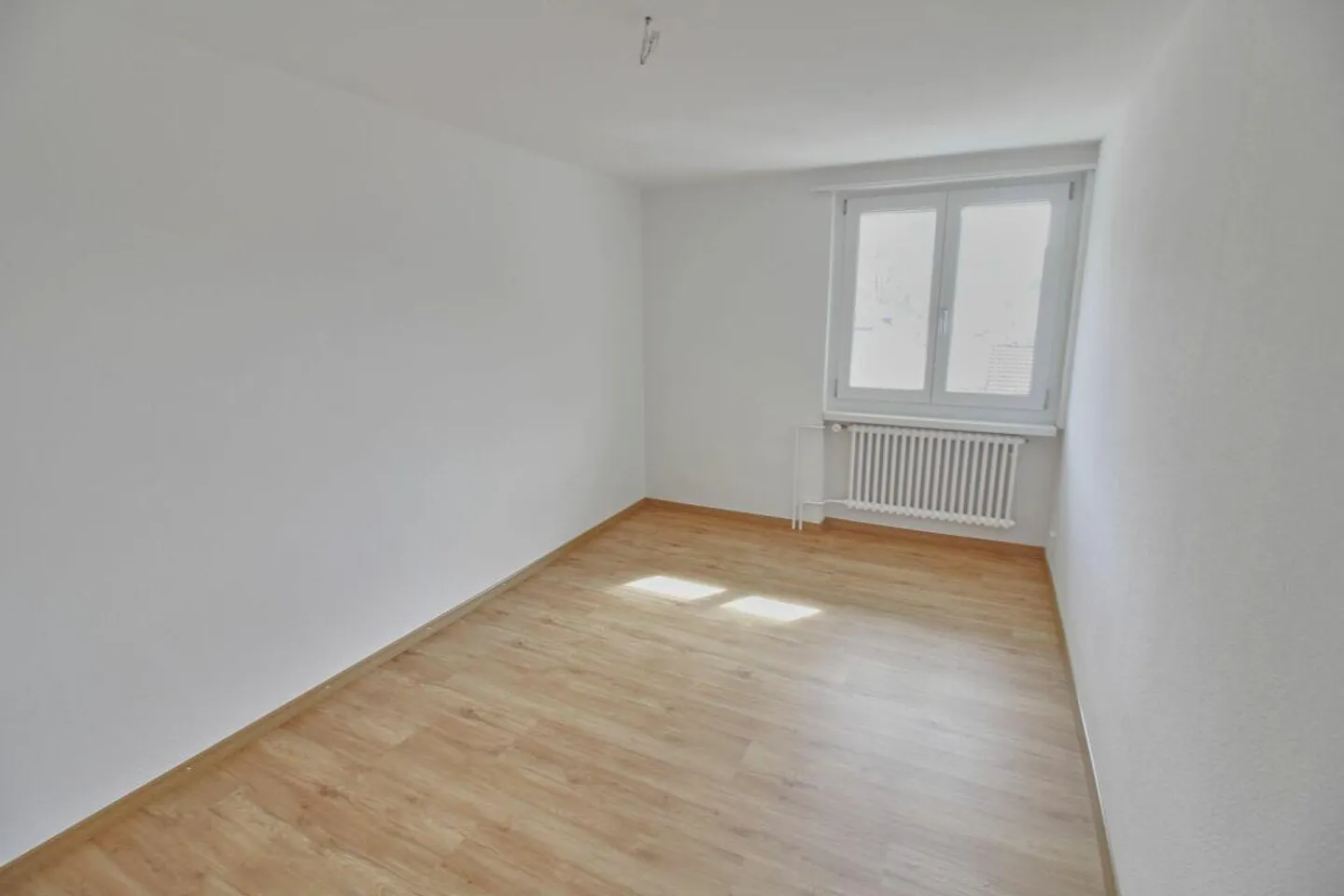 Light-flooded apartment with balcony and beautiful view - Photo 6 of 9