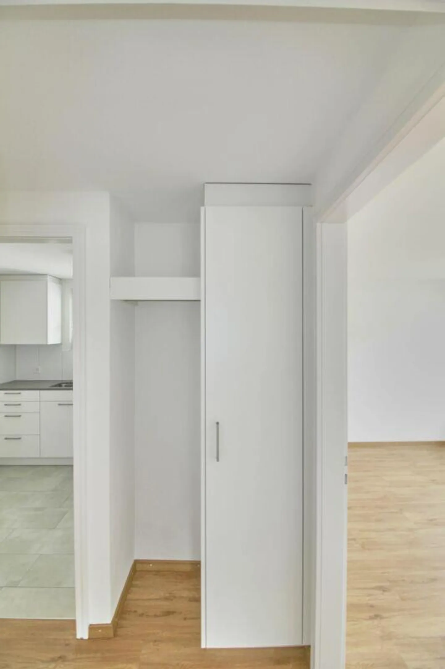 Light-flooded apartment with balcony and beautiful view - Photo 8 of 9