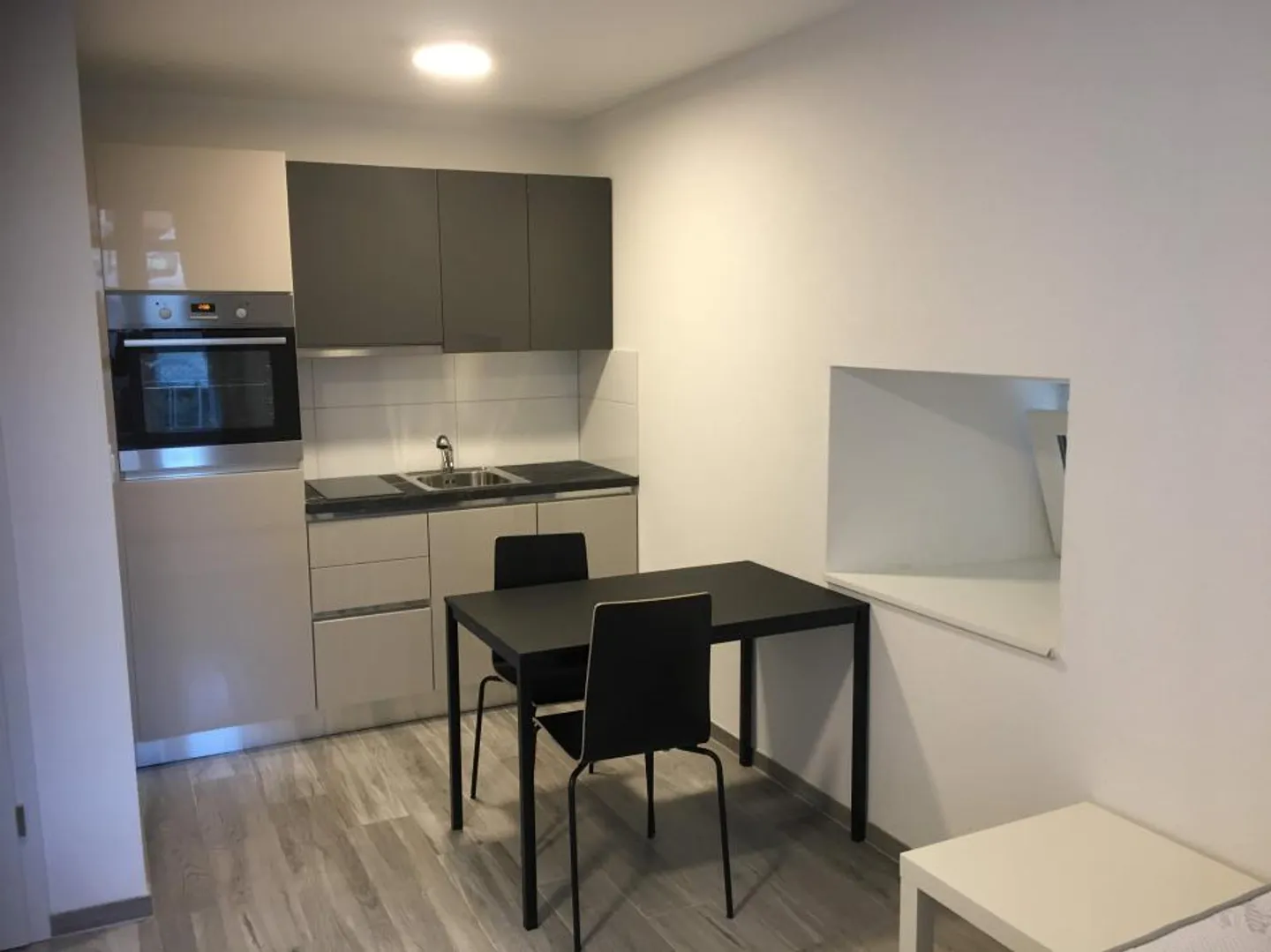 Studio meublé - Photo 2 sur 5