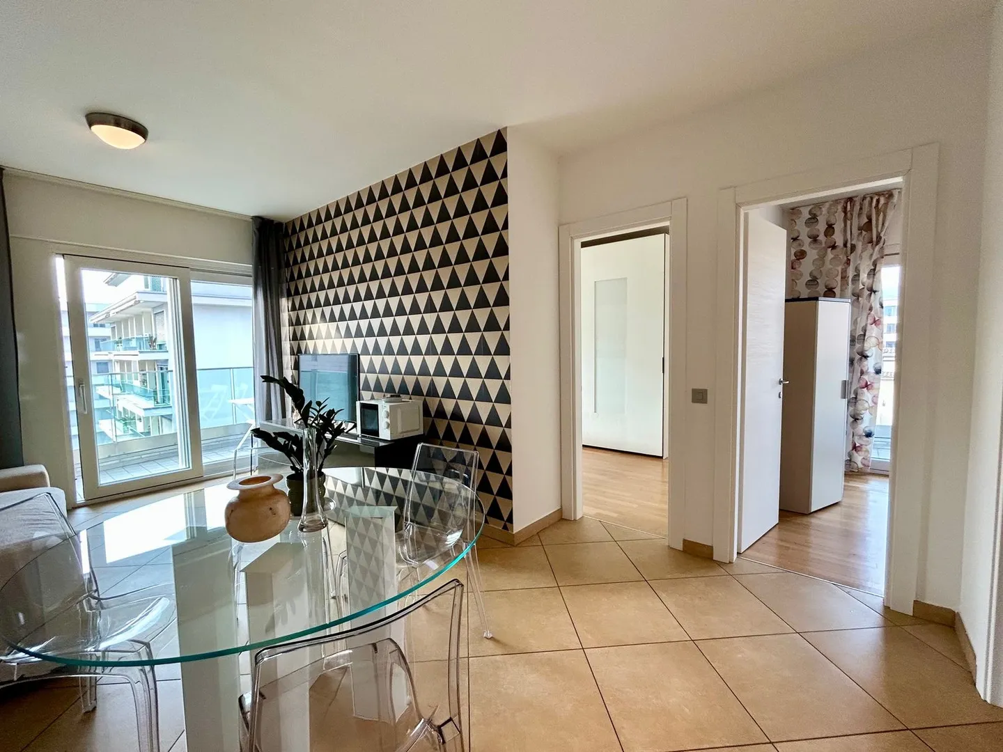 ZONA CASSARATE - ARREDAMENTO 3,5 LOCALI - Foto 2 di 18