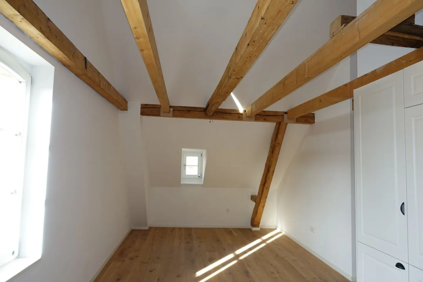 Ultimo piano 2.5 stanze - Foto 2 di 7