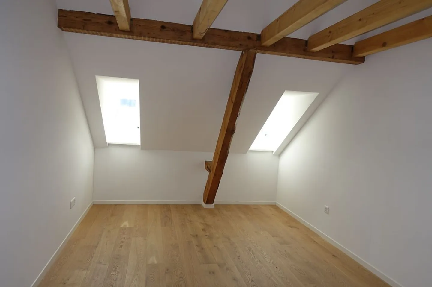 Ultimo piano 2.5 stanze - Foto 3 di 7