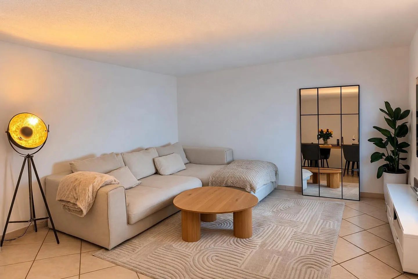 2½ ROOM APARTMENT IN UITIKON WALDEGG (ZH), FURNISHED, TEMPORARY - Photo 1 of 10