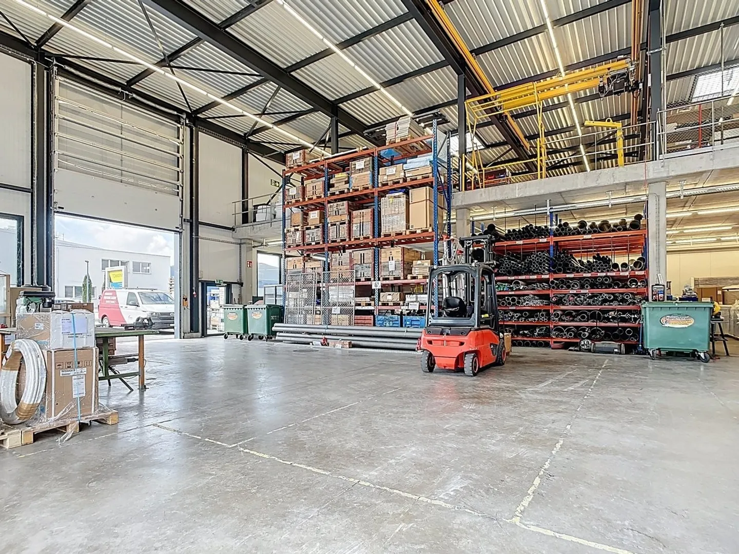 INDUSTRIEHALLE VON CA. 1.800 M² + BÜROOPTION VON CA. 500 M² - Foto 9 von 13