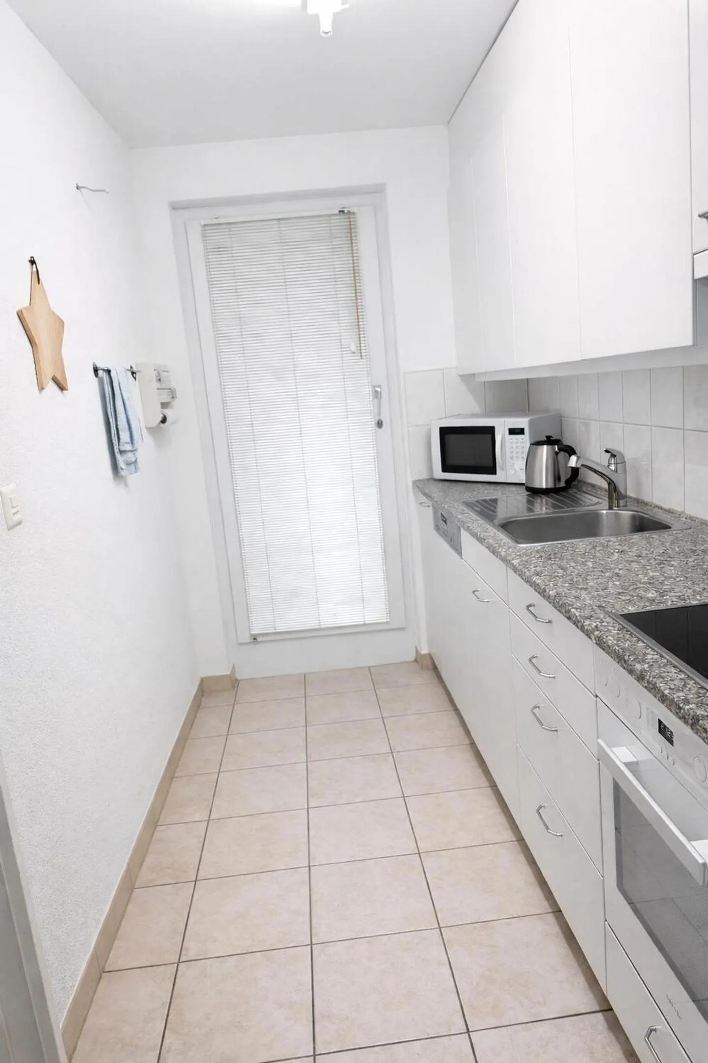 2½ ROOM APARTMENT IN UITIKON WALDEGG (ZH), FURNISHED, TEMPORARY - Photo 4 of 10