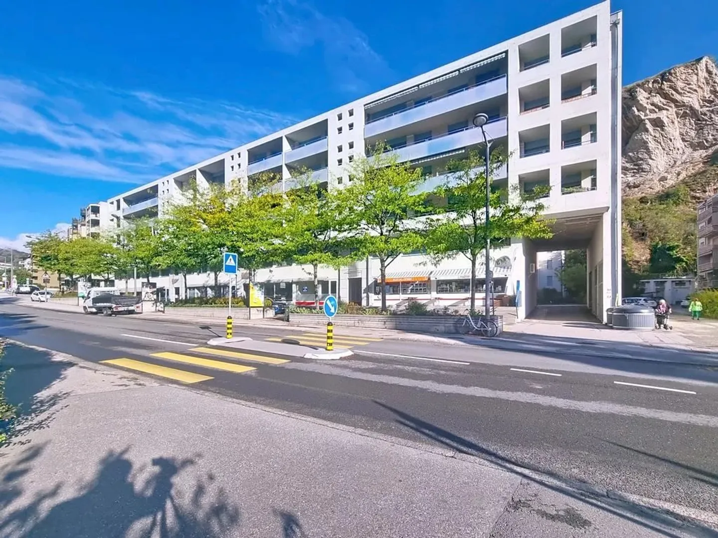 For rent - 80 m² commercial arcade with excellent visibility - Photo 10 of 12