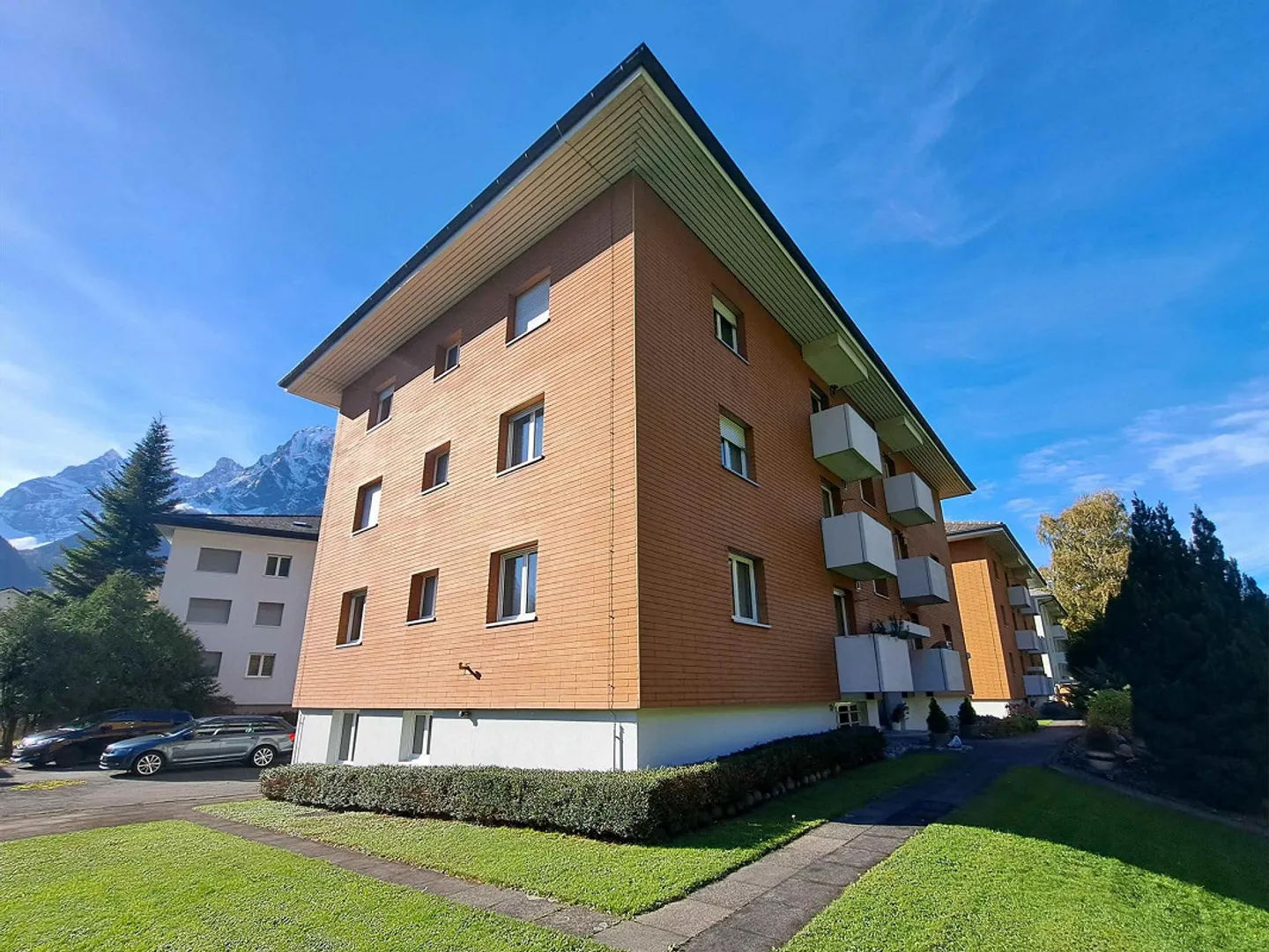 maison appartement bien entretenu avec 6 appartements - Photo 3 sur 20