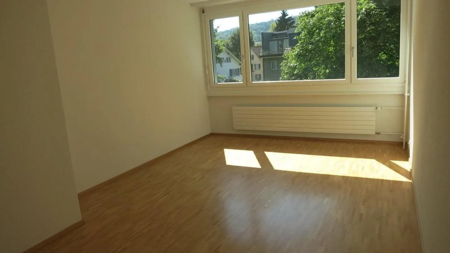 Schöne 4.5 Zimmer Wohnung in Schwamedingen - Foto 8 von 10