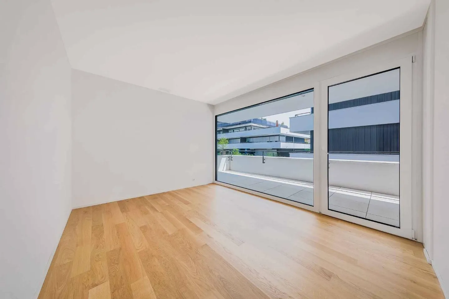 Luxuriöse 4,5-Zimmer-Wohnung mit überdachtem Balkon von 76m2 - Foto 6 von 13