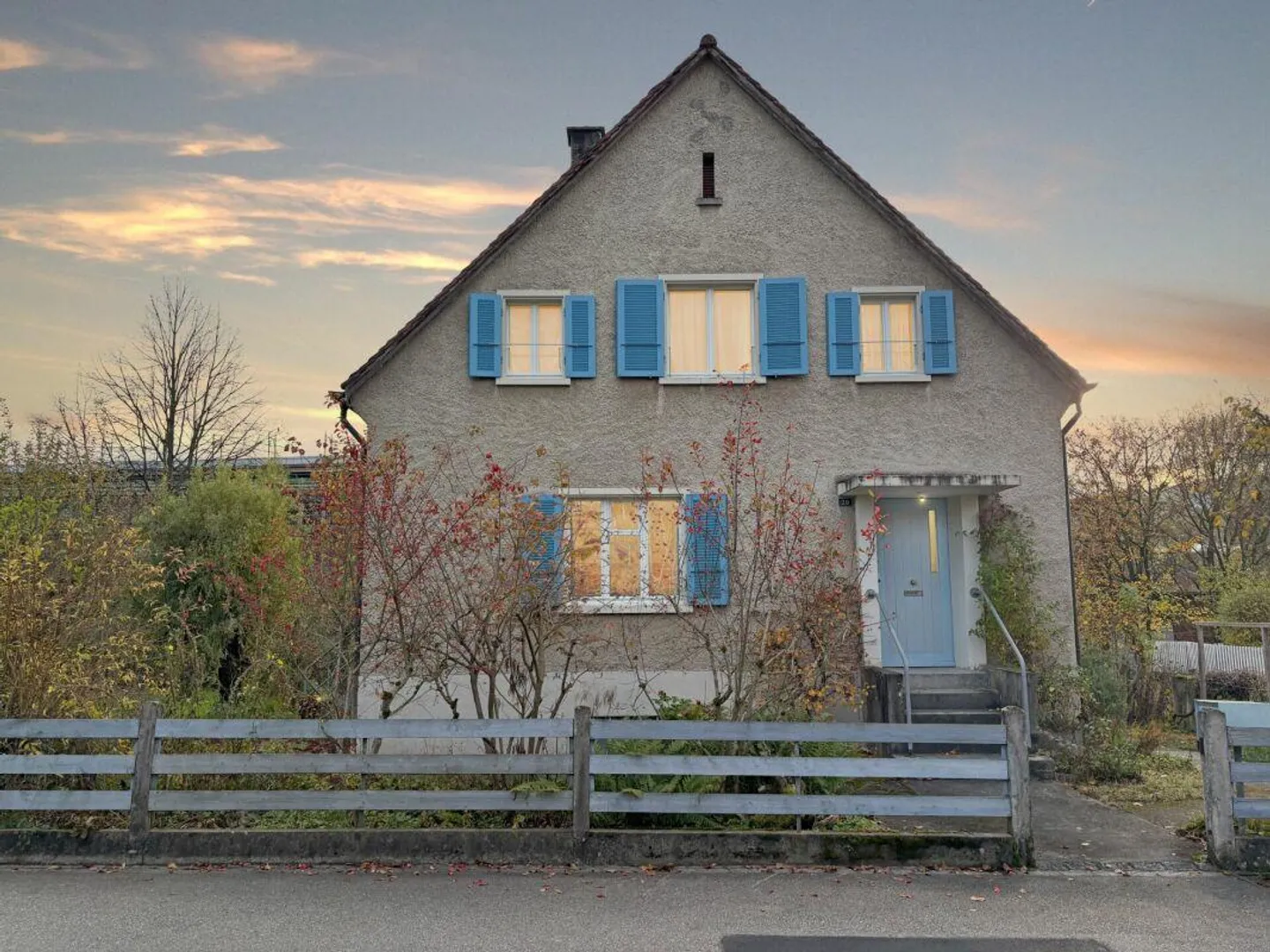 Einfamilienhaus mit Baulandreserve - Foto 2 von 14