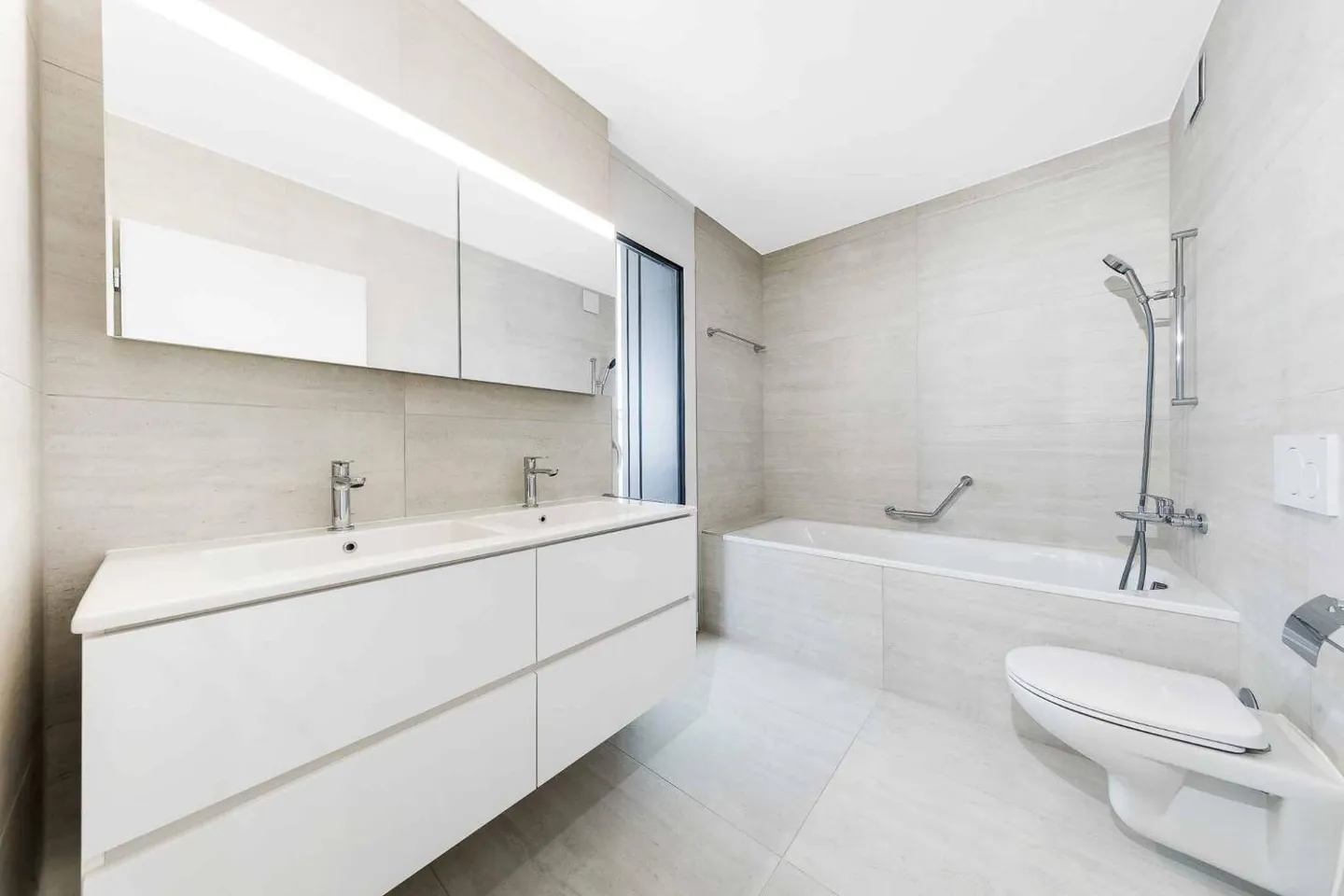 Luxuriöse 4,5-Zimmer-Wohnung mit überdachtem Balkon von 76m2 - Foto 7 von 13