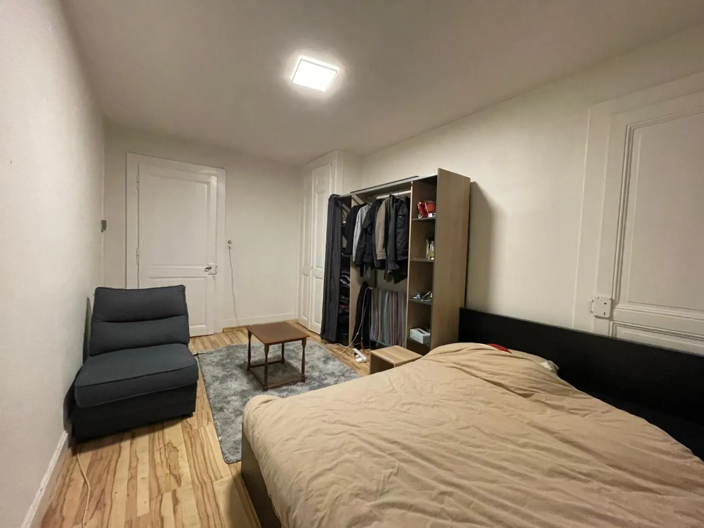Room - Photo 2 of 4