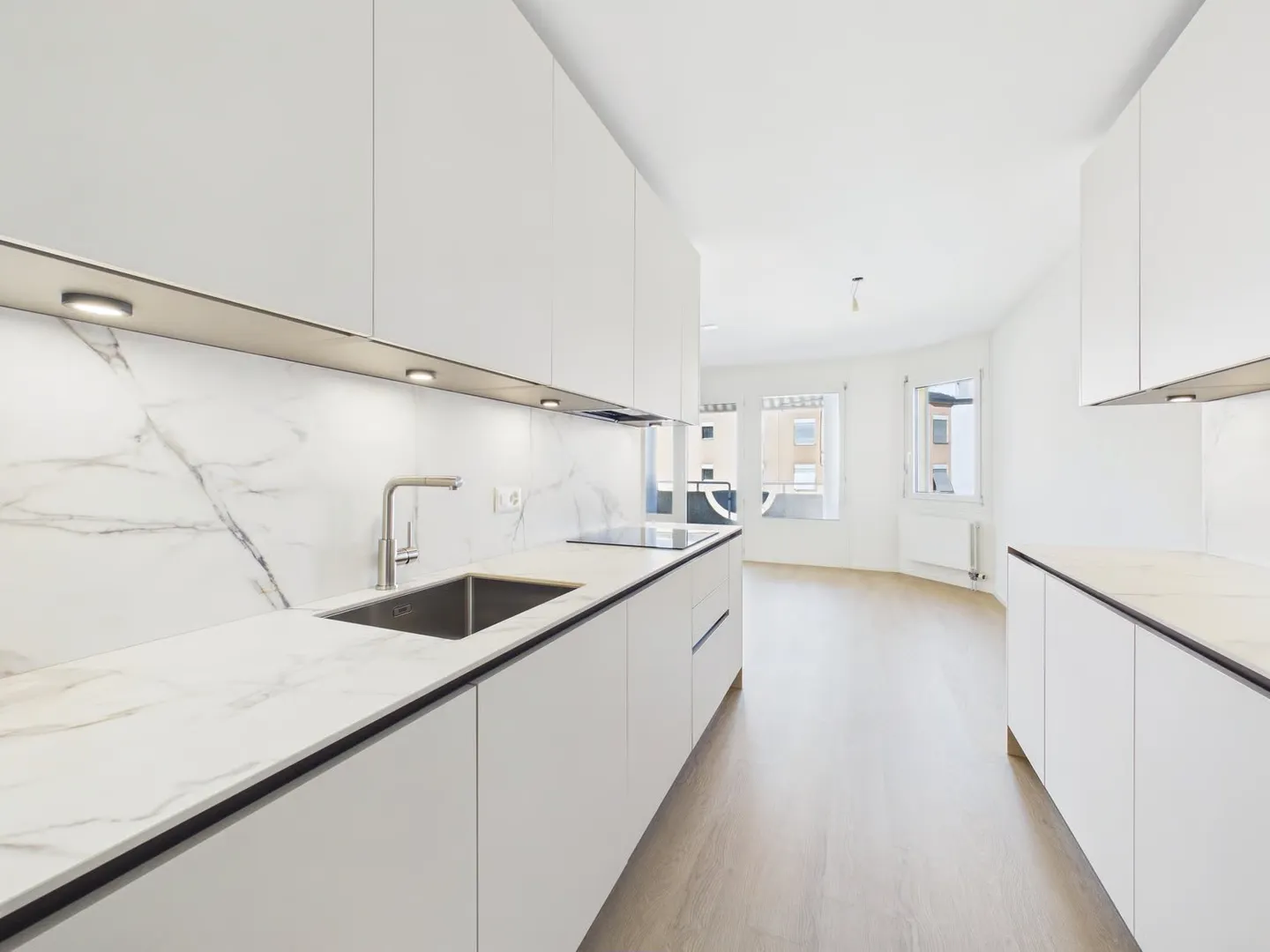 Breganzona – Lumineux 2,5 pièces rénové au dernier étage - Photo 1 sur 9