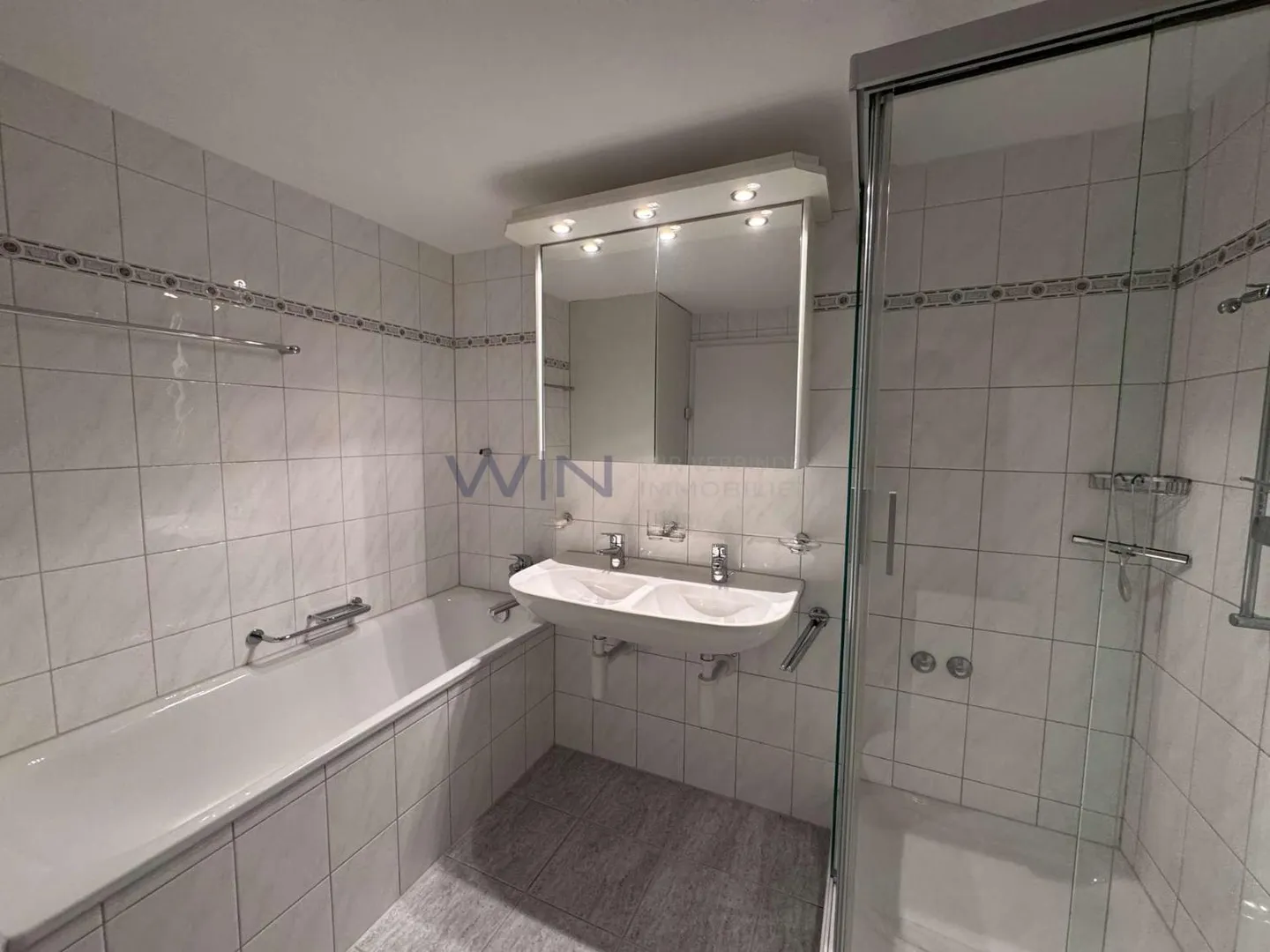 Appartement avec vue sur le lac, y compris un entrepôt multifonctionnel de 45 m² - Photo 5 sur 13