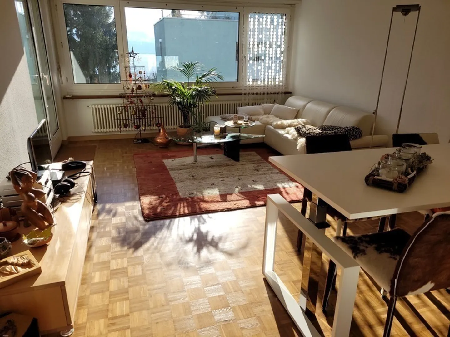 APPARTEMENT 2½ PIÈCES À STÄFA (ZH), MEUBLÉ, TEMPORAIRE - Photo 1 sur 9