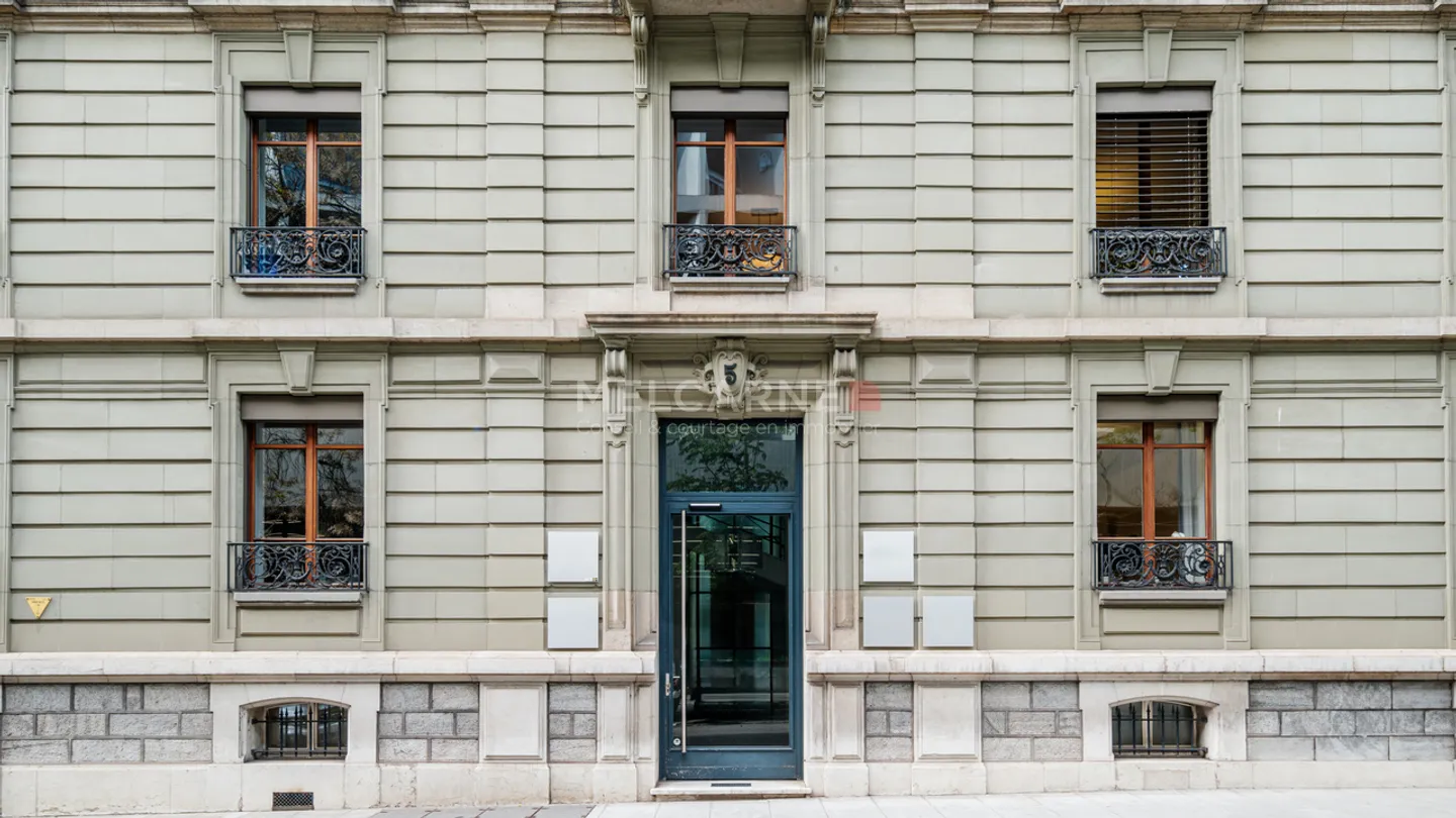 Zu vermieten - Büros von etwa 116 m² - In der Nähe des Parc des Bastions - Foto 1 von 4