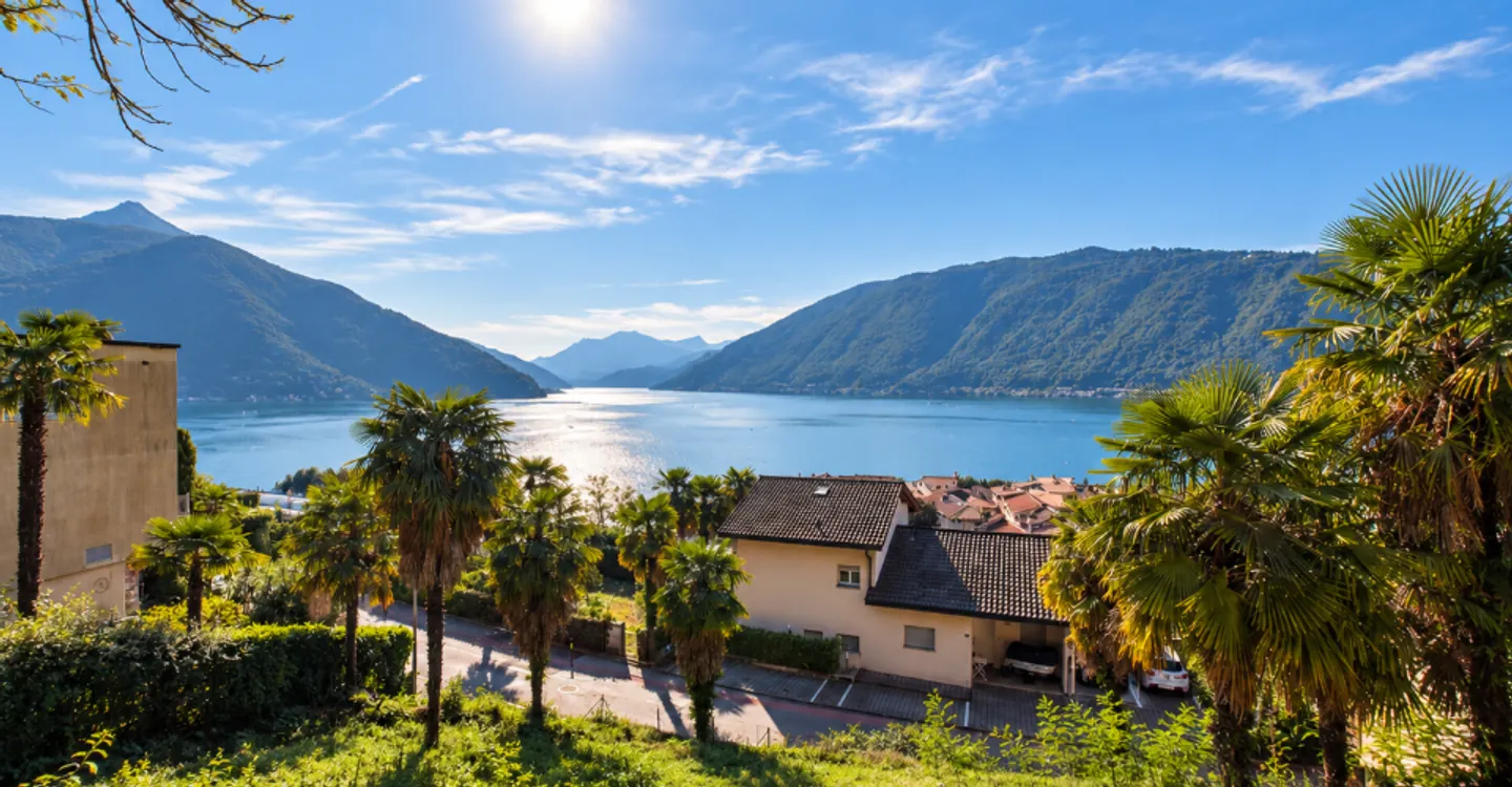 Bissone: Grundstück mit Seeblick und Projekt für eine exklusive Doppelhaushälfte - Foto 10 von 11