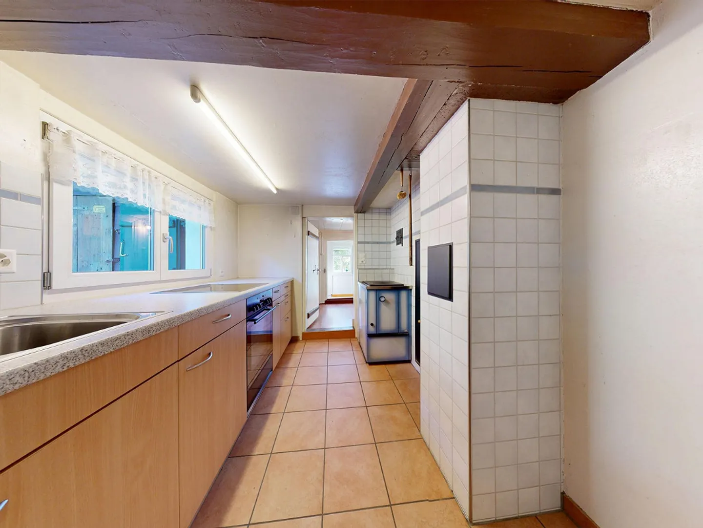 Maison résidentielle avec garage double détaché et jardin - Photo 8 sur 26