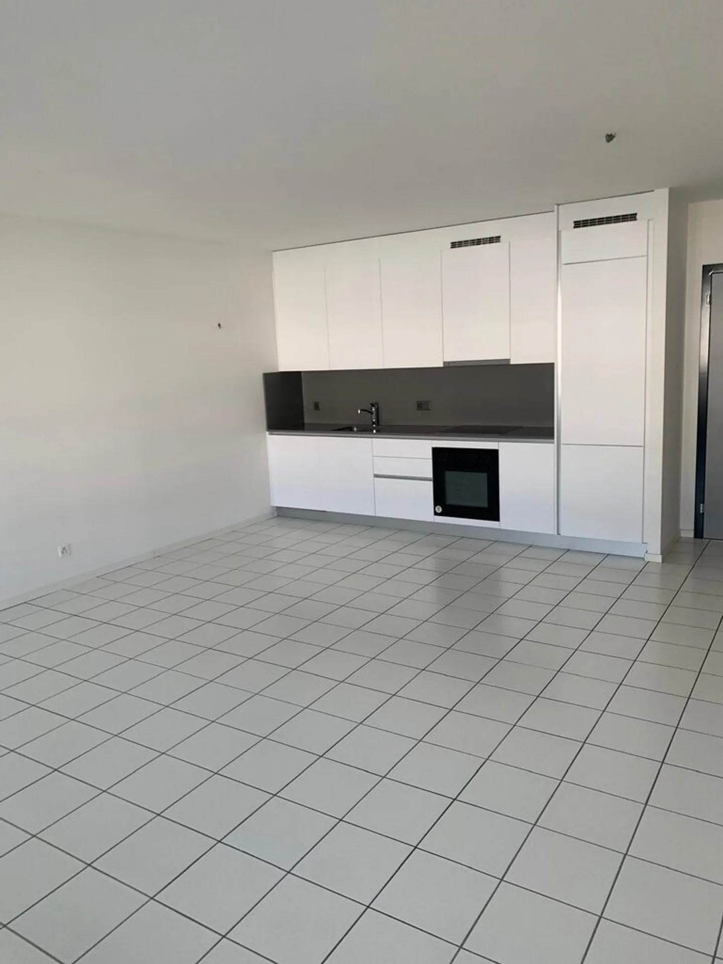 Affittasi grazioso appartamento a Chiasso - Foto 2 di 6