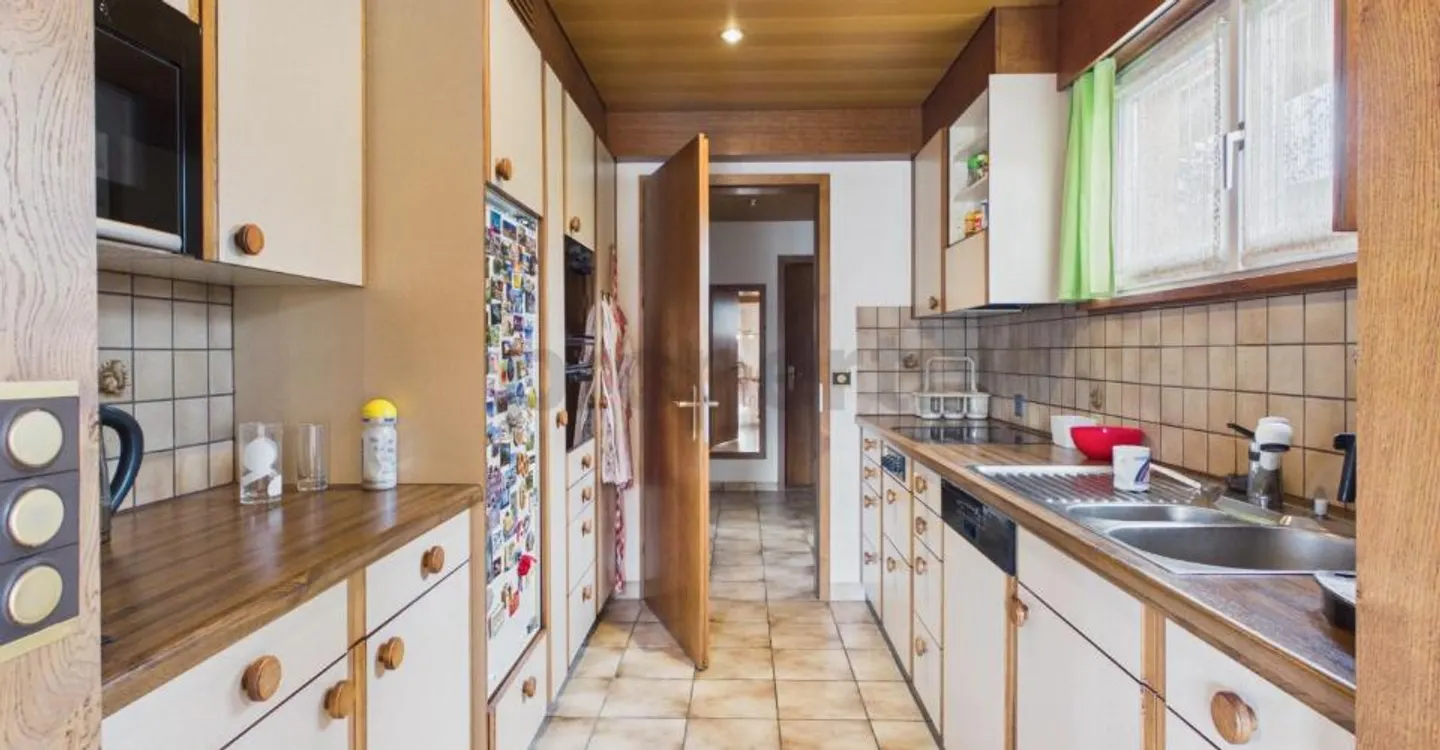 Environnement spacieux, étang de jardin avec cheminée extérieure et beaucoup de potentiel de conception ! - Photo 3 sur 12