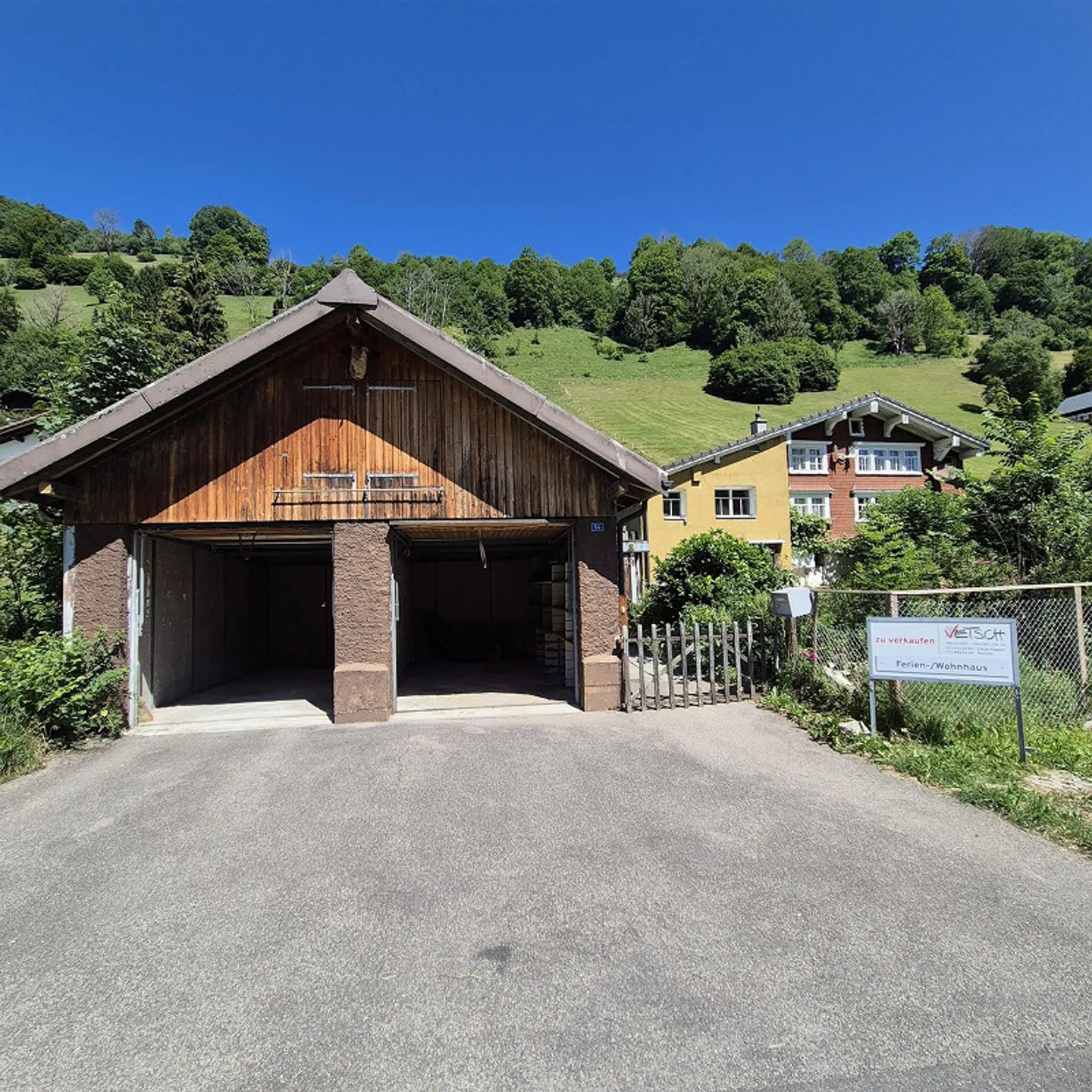 Maison résidentielle avec garage double détaché et jardin - Photo 16 sur 26