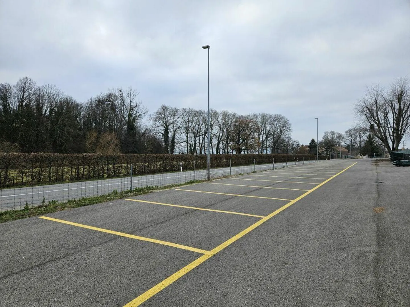 Parkplätze zu vermieten, in der Nähe des CFF-Bahnhofs Allaman - Foto 1 von 3