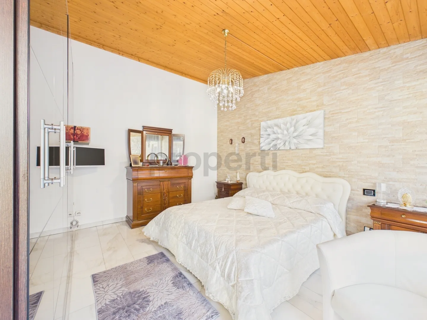 Elegant 5.5 Room Detached House with Patio, in Lodrino - Riviera - Photo 7 of 13