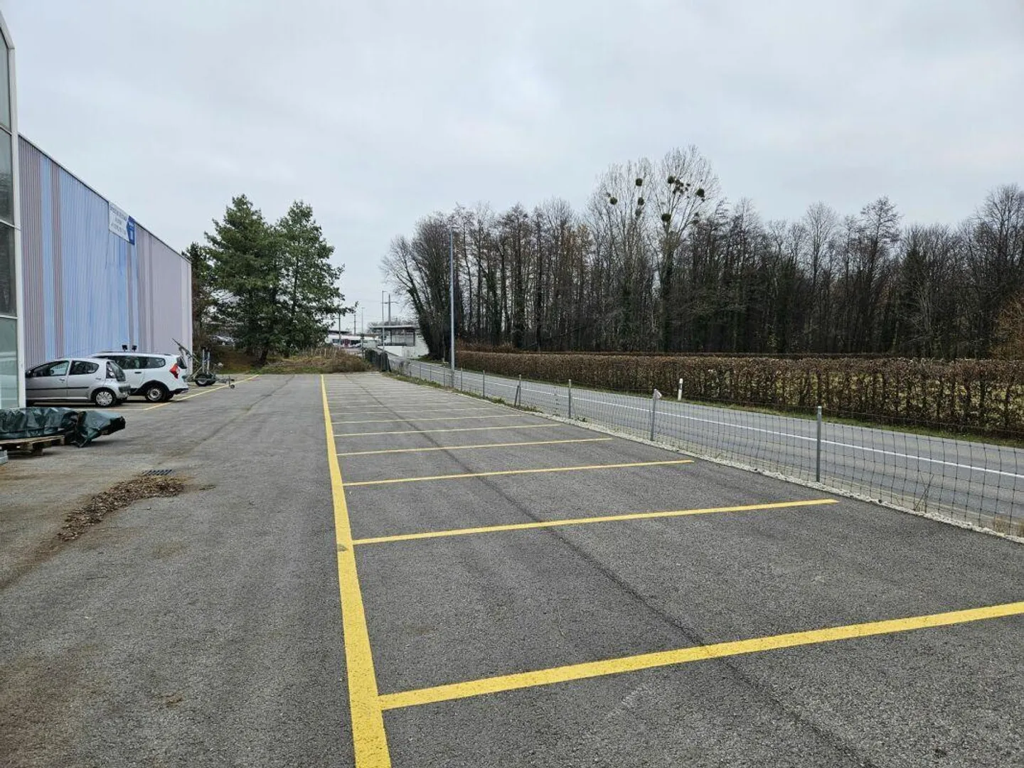 Parkplätze zu vermieten, in der Nähe des CFF-Bahnhofs Allaman - Foto 2 von 3