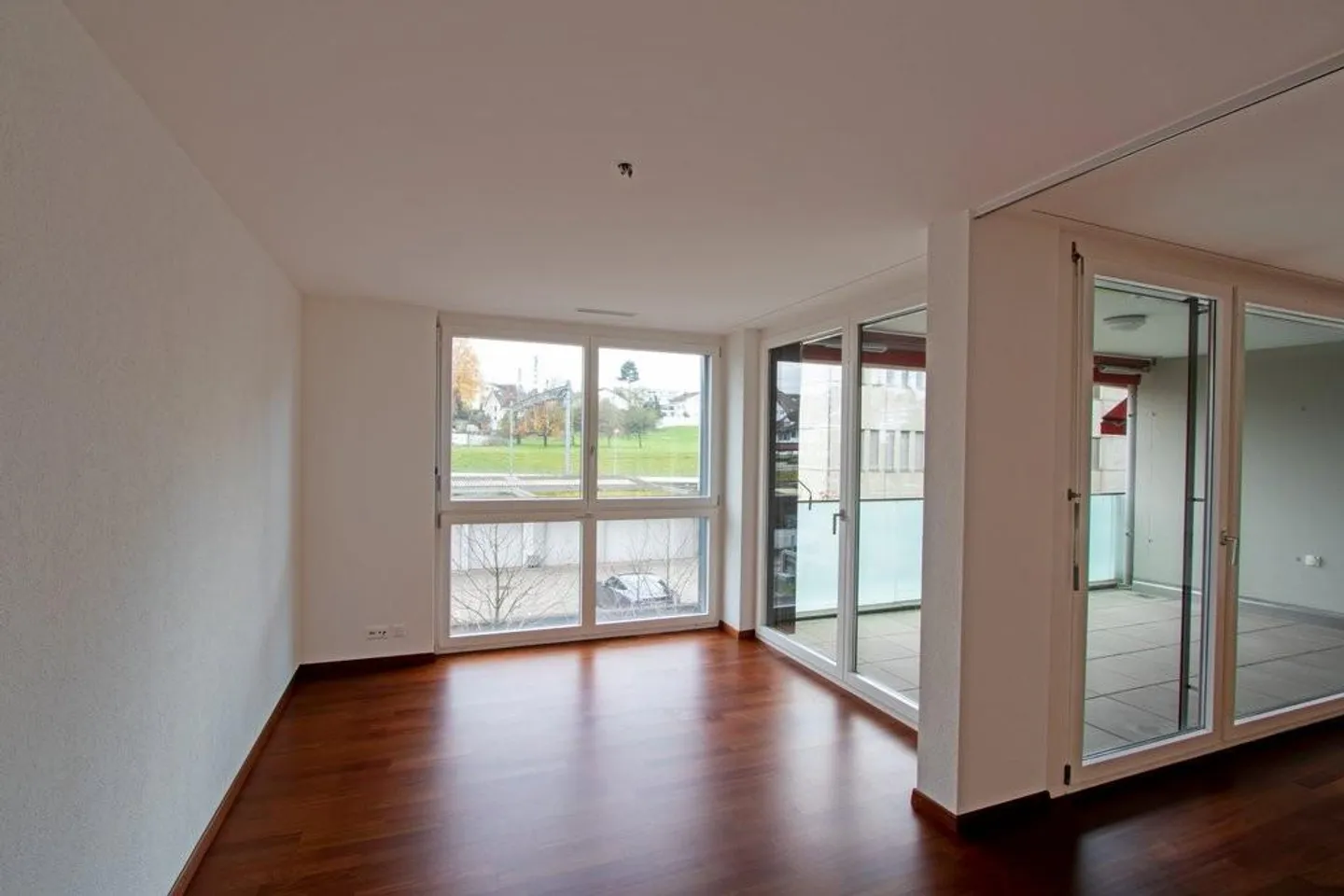 Appartement spacieux de 4,5 pièces dans un emplacement privilégié - Photo 6 sur 8