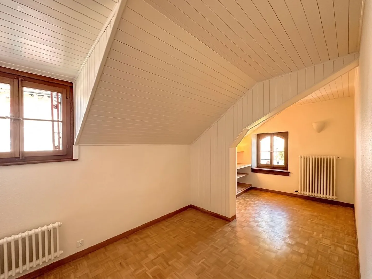 Charming 4.5-room duplex with 3 bedrooms and lake view - Photo 6 of 9