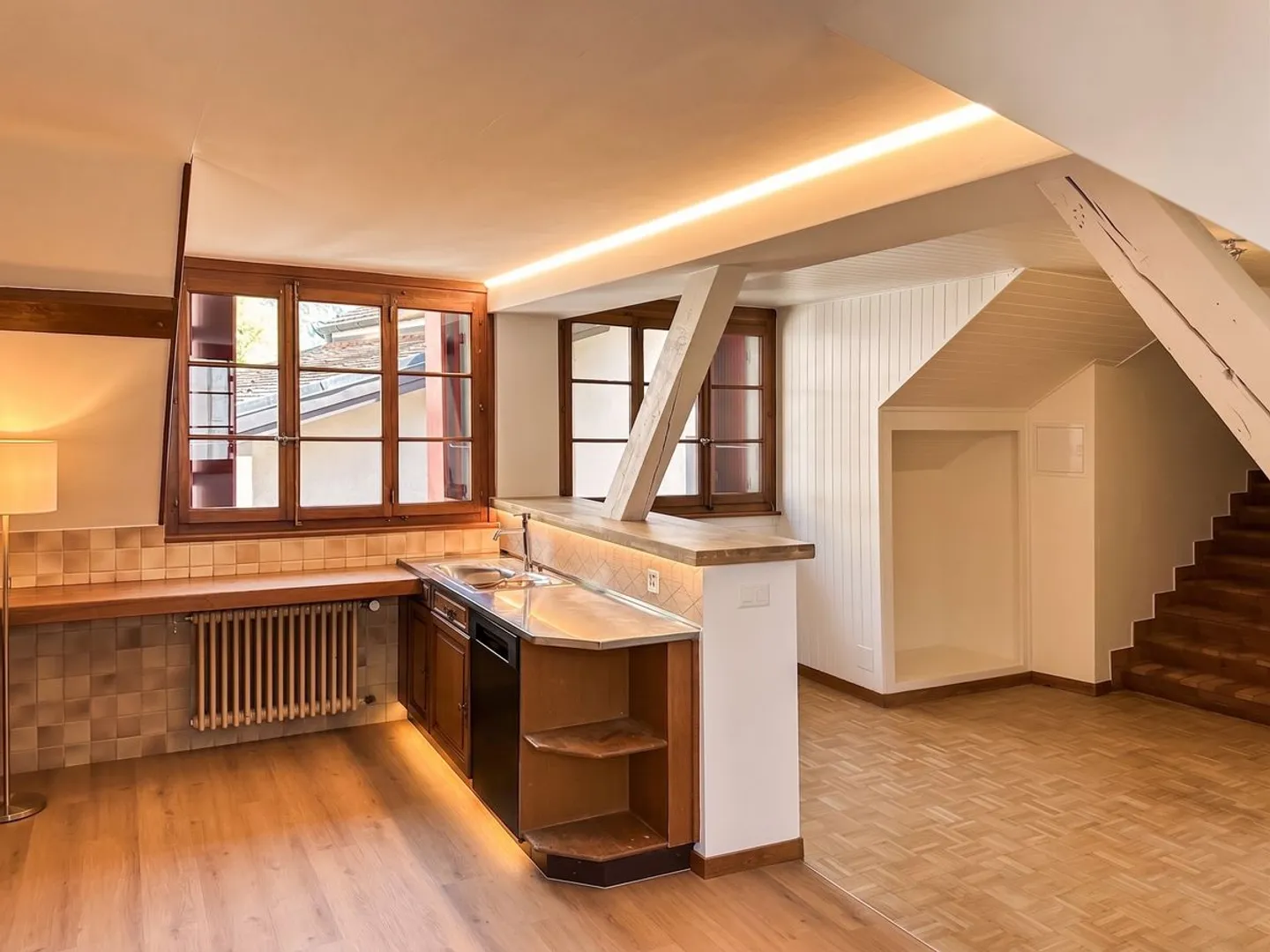 Charming 4.5-room duplex with 3 bedrooms and lake view - Photo 3 of 9