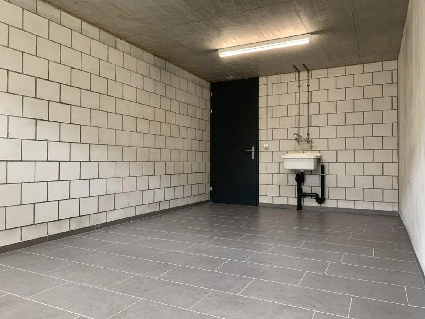 Stanza per il bricolage con luce naturale - Foto 2 di 3