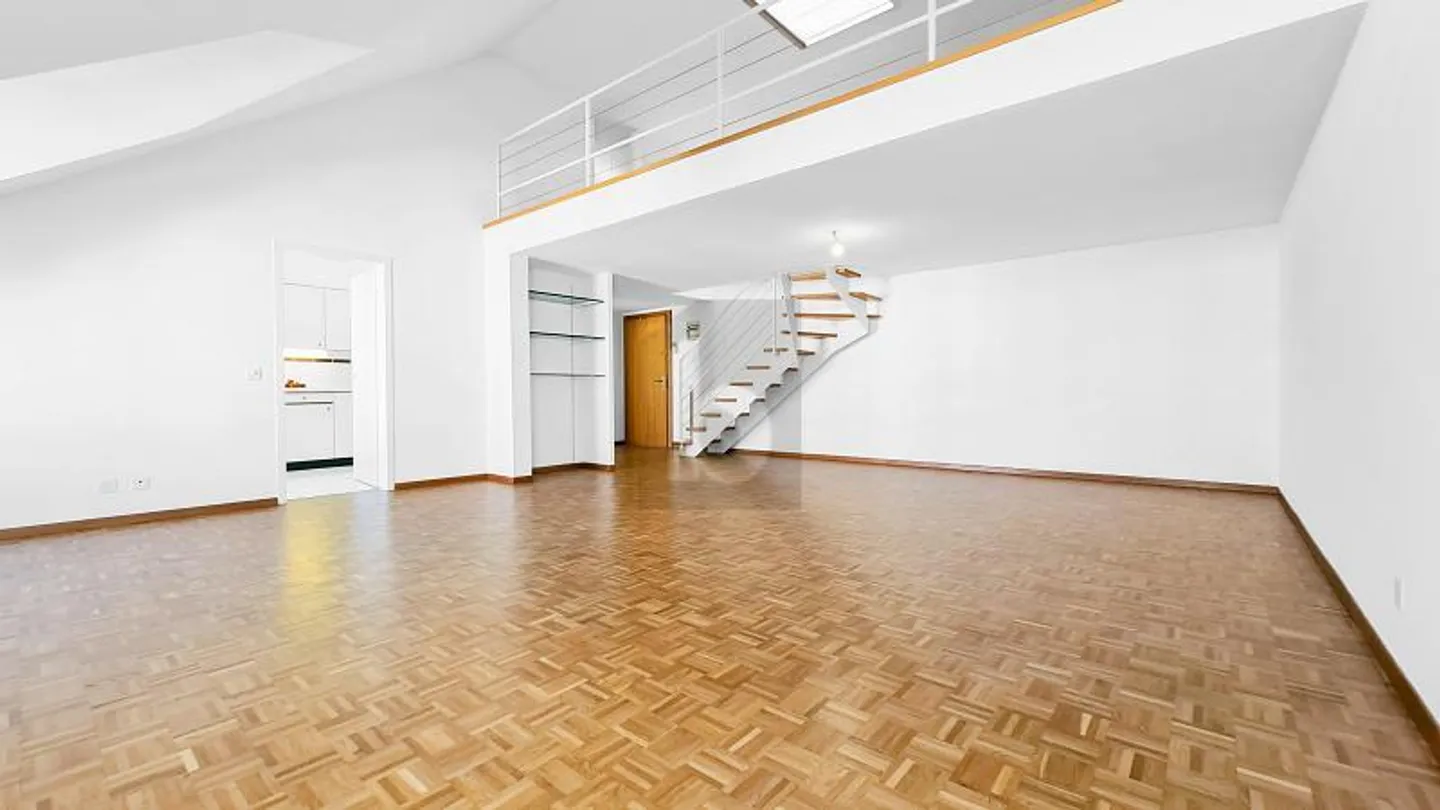 SUBLEASE 1 YEAR - BEAUTIFUL DUPLEX BY THE LAKE - Photo 1 of 6